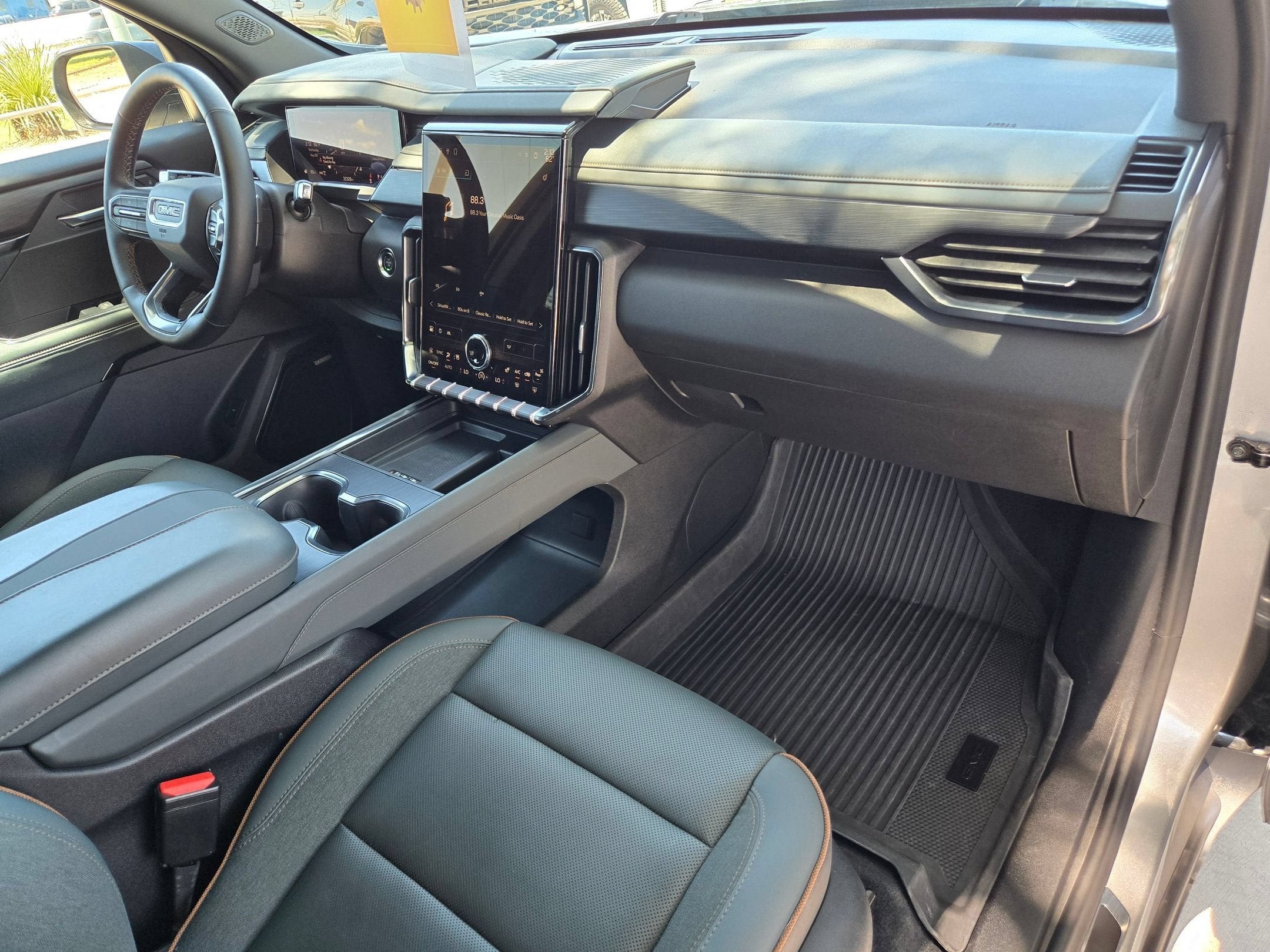 2024 GMC ACADIA AWD AT4