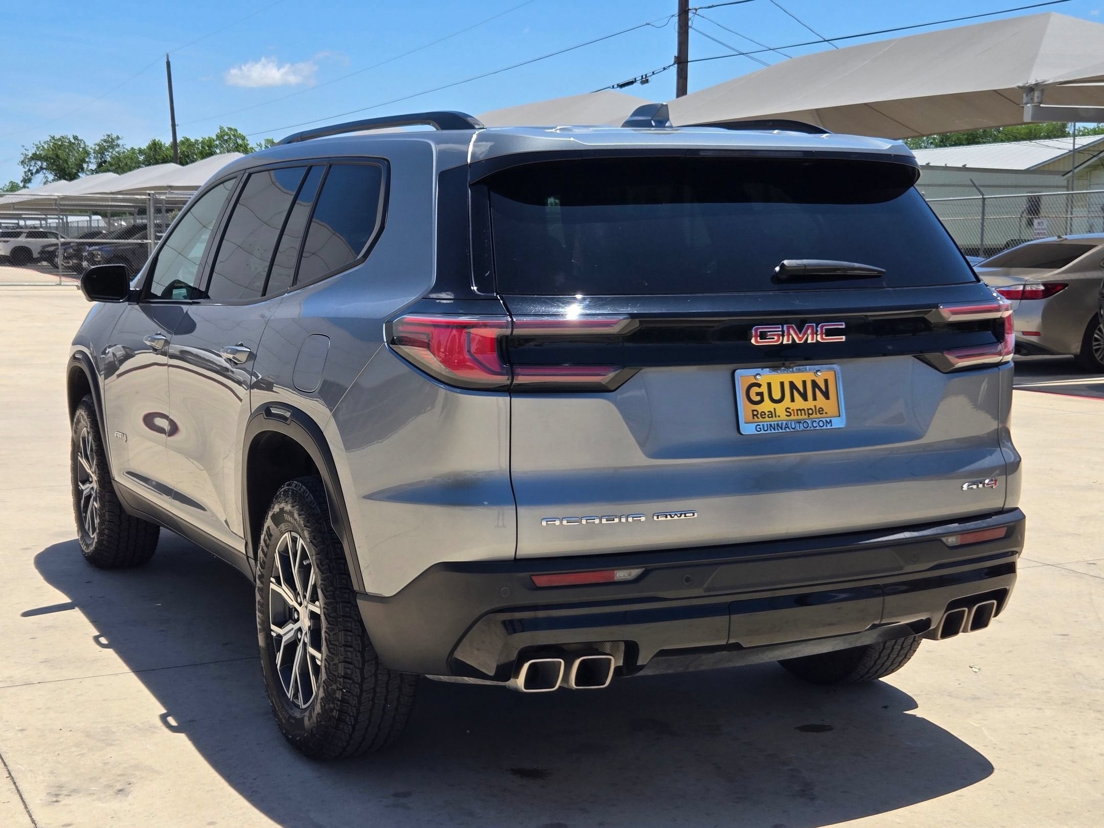 2024 GMC ACADIA AWD AT4