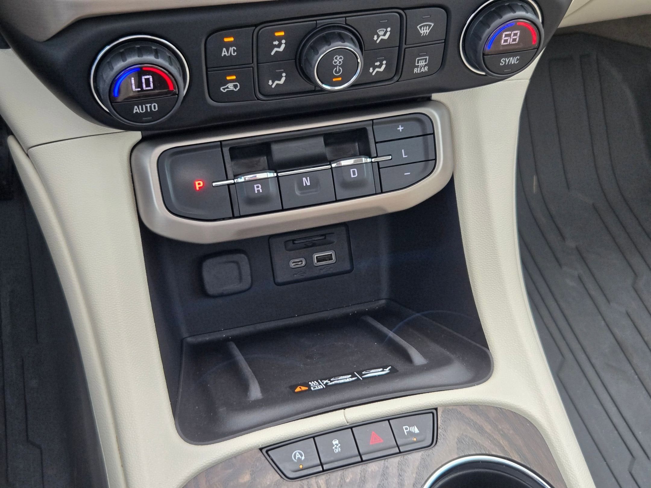 2020 GMC ACADIA DENALI