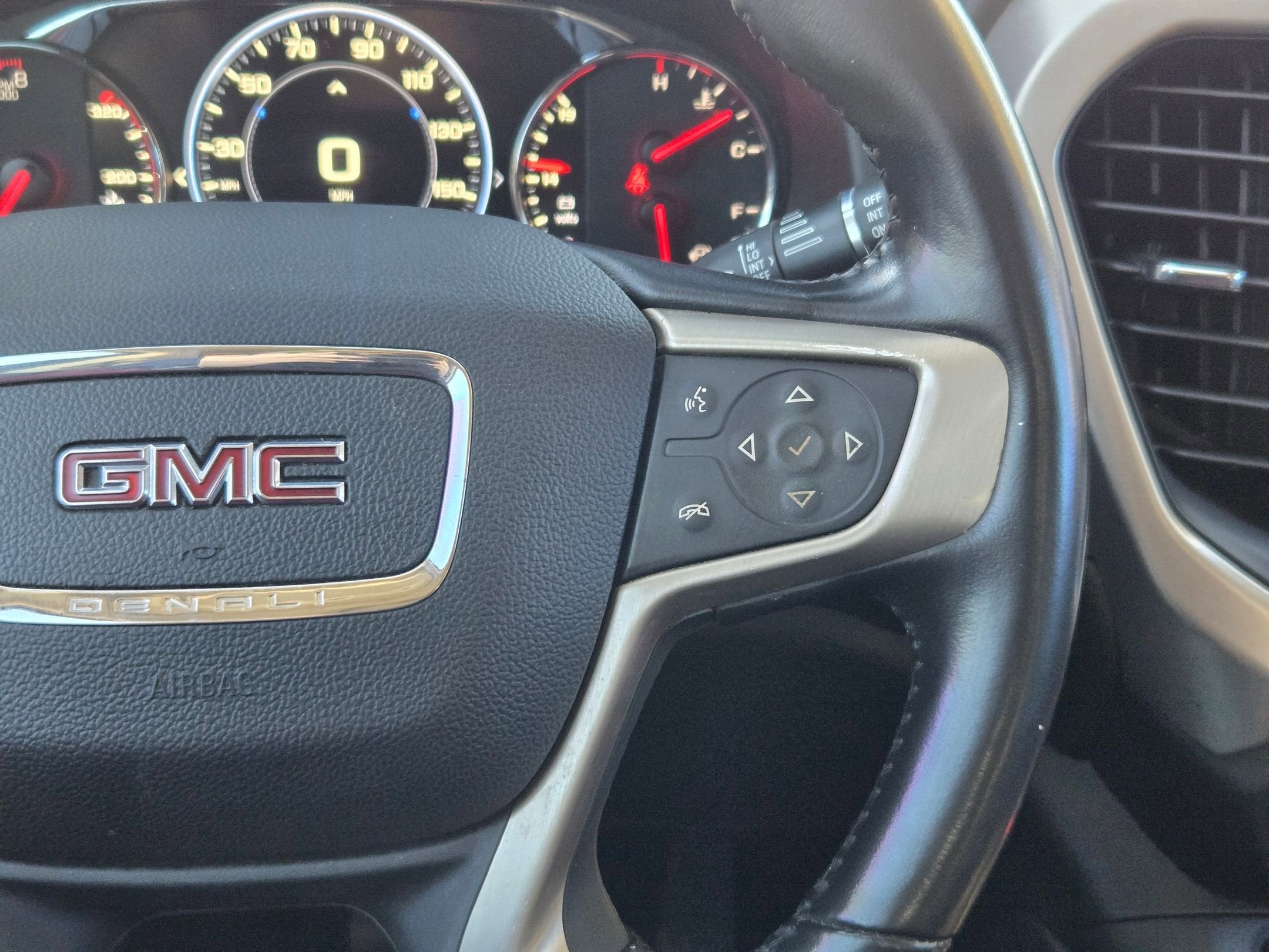 2021 GMC ACADIA DENALI