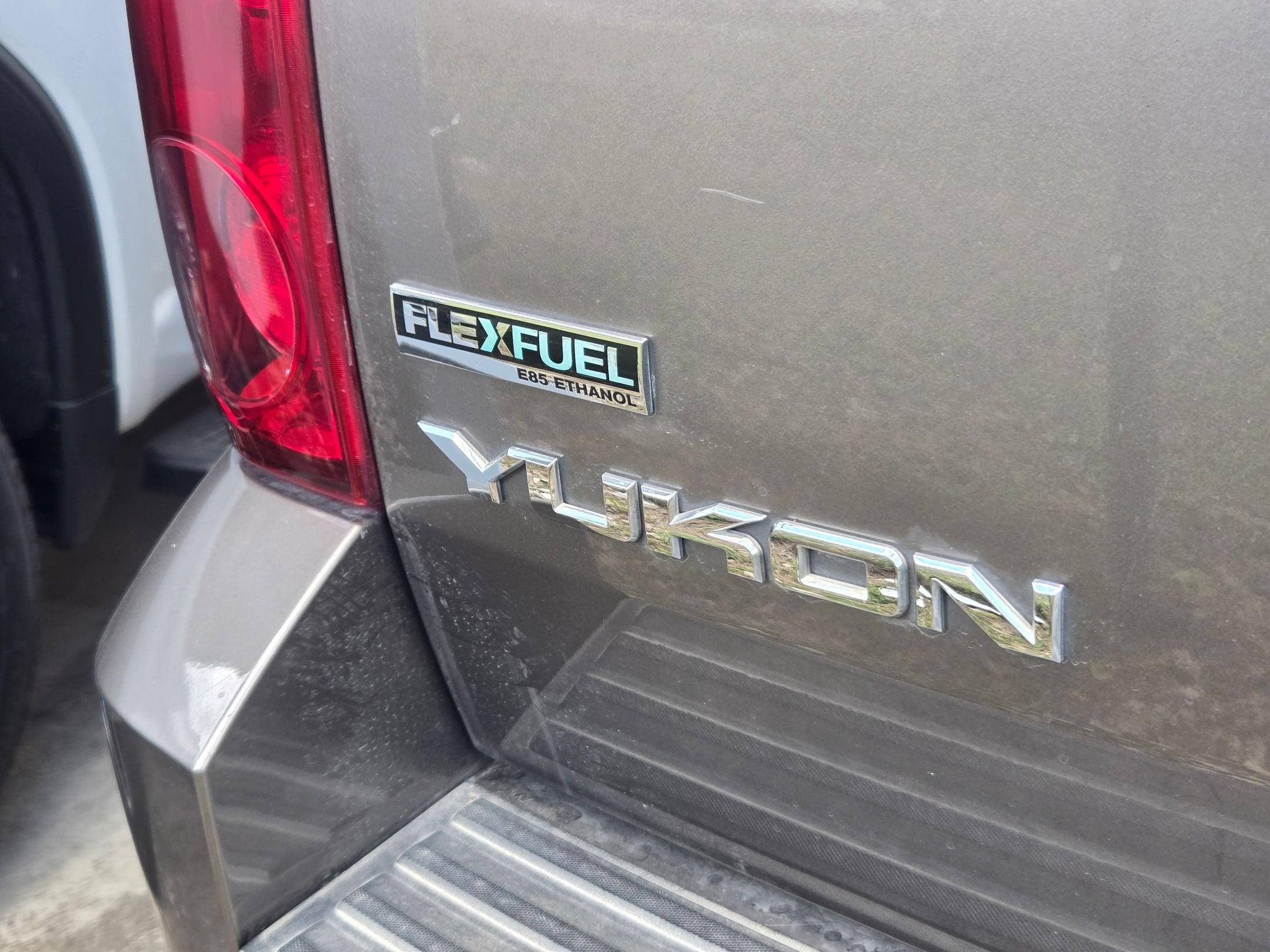 2011 GMC YUKON SLT