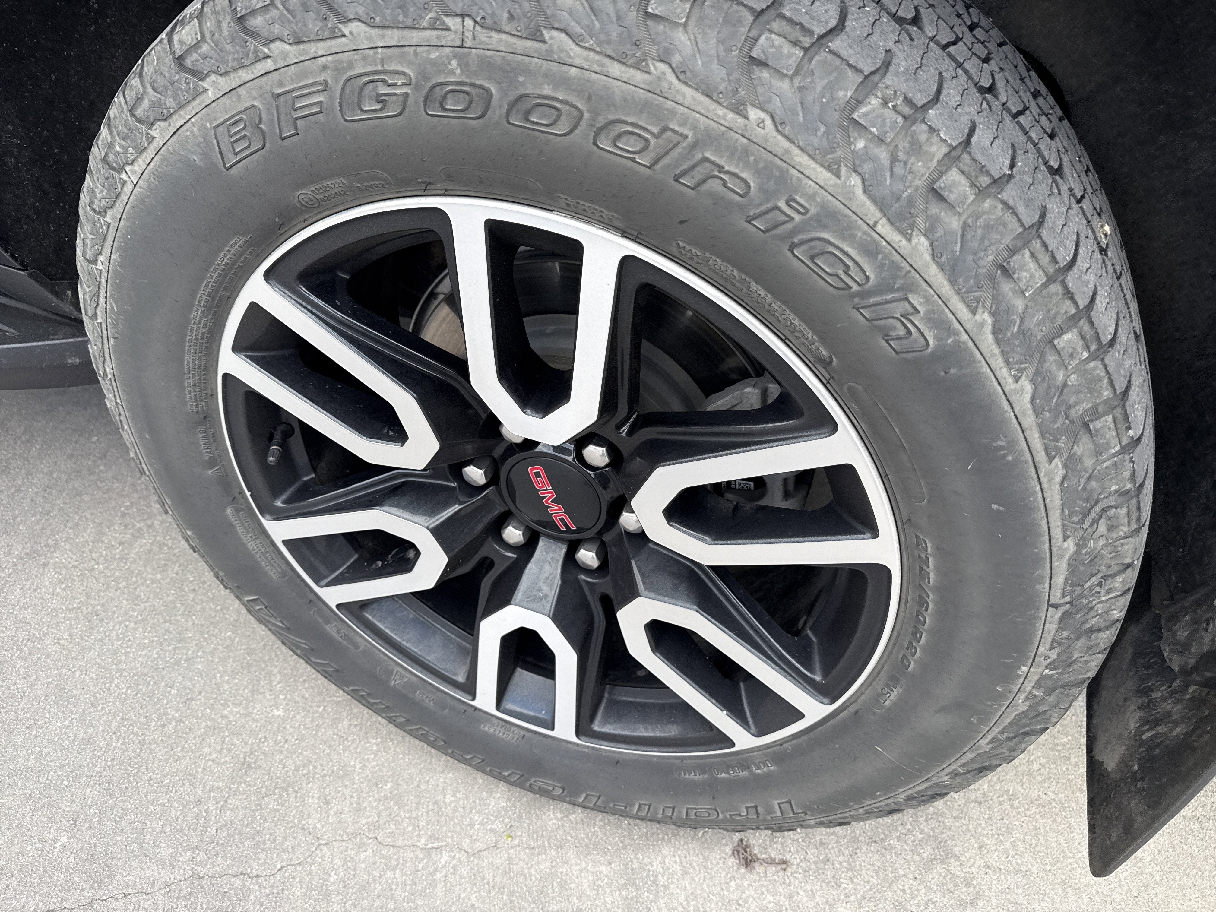 2023 GMC YUKON XL AT4