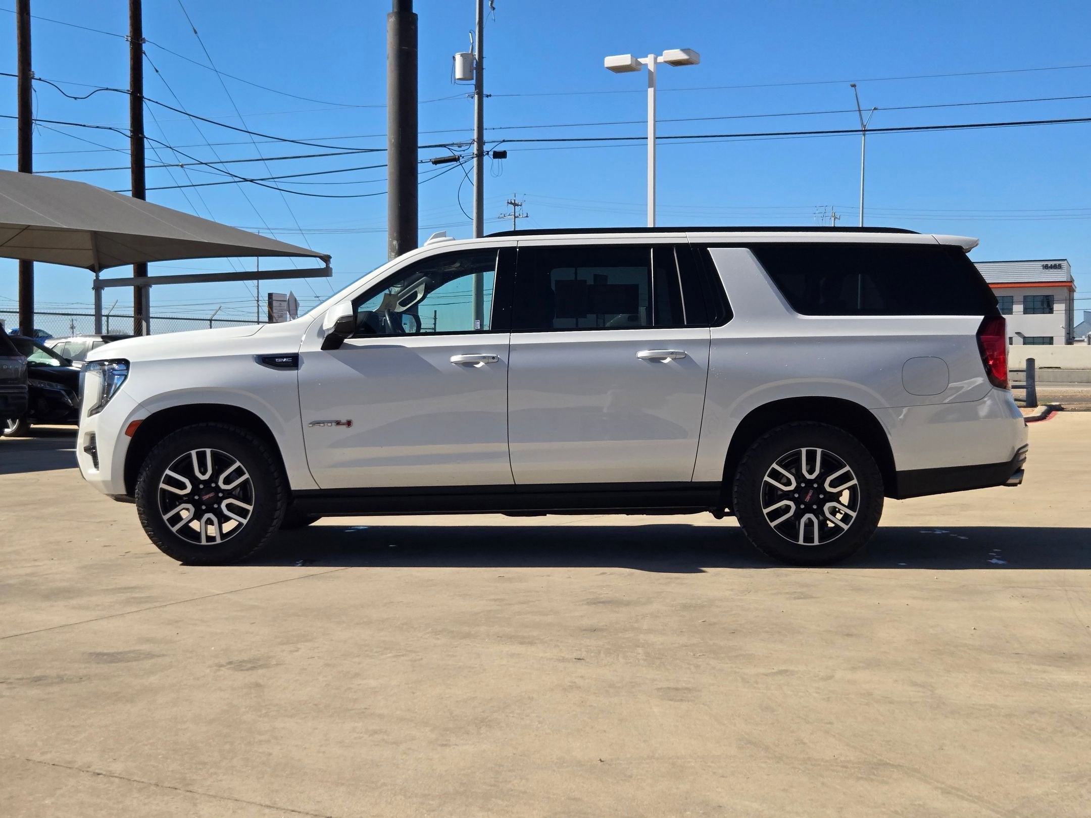 2022 GMC YUKON XL AT4