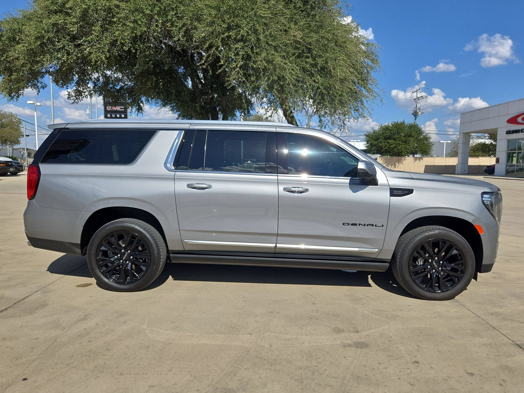 2024 GMC YUKON XL DENALI