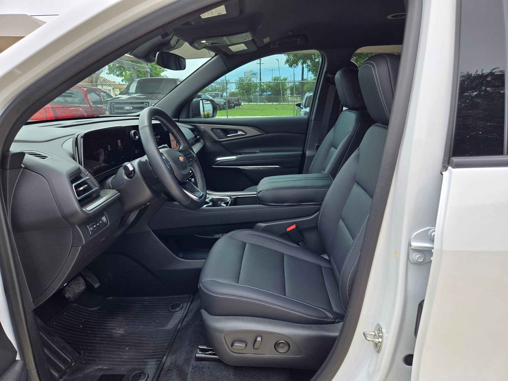 2025 Chevrolet TRAVERSE LT LT