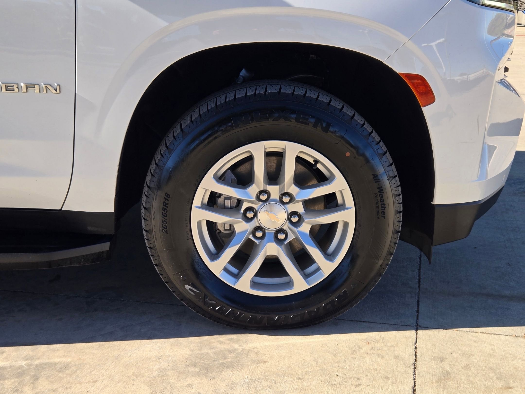 2023 Chevrolet SUBURBAN LT