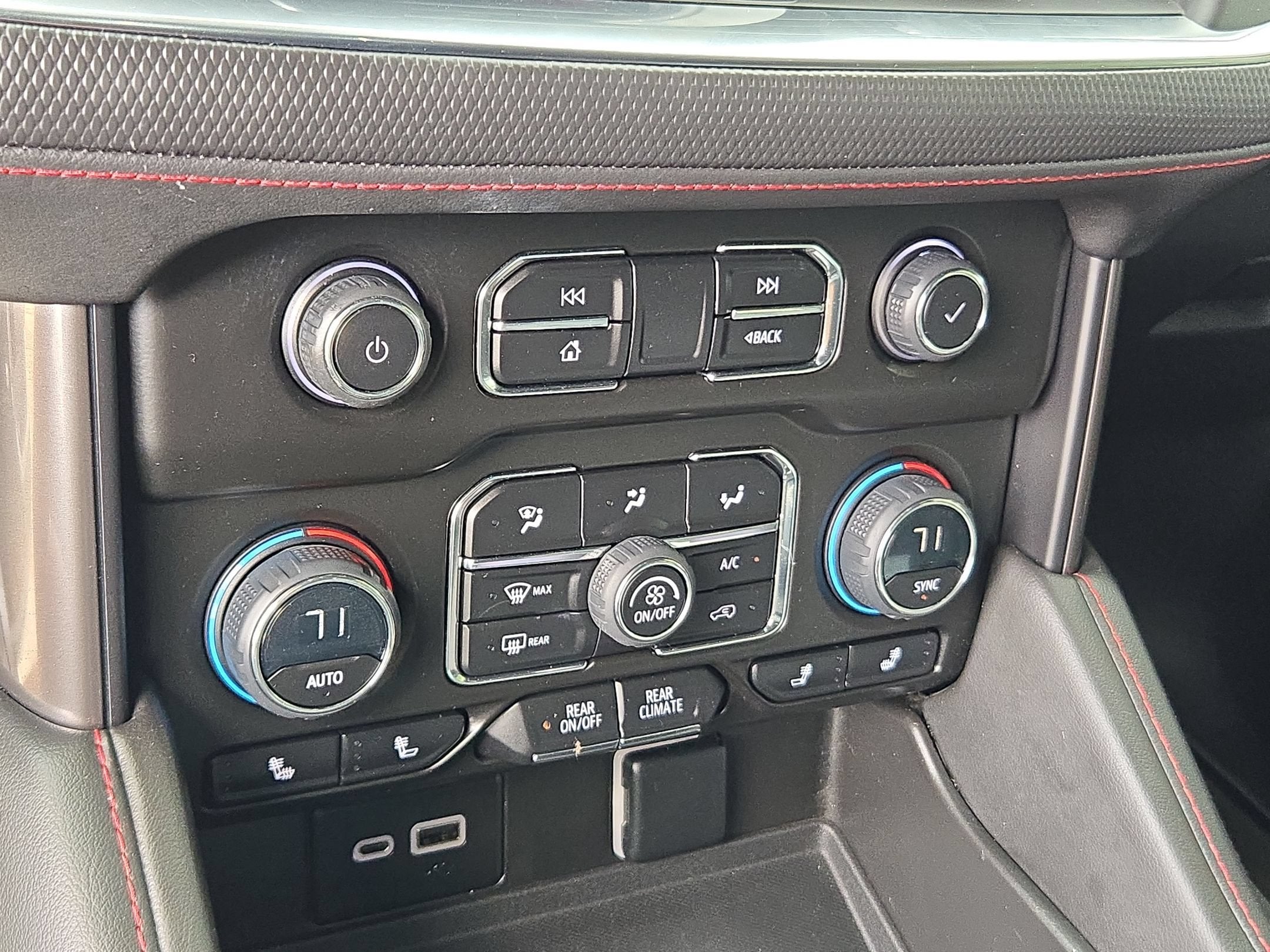 2023 Chevrolet SUBURBAN RST