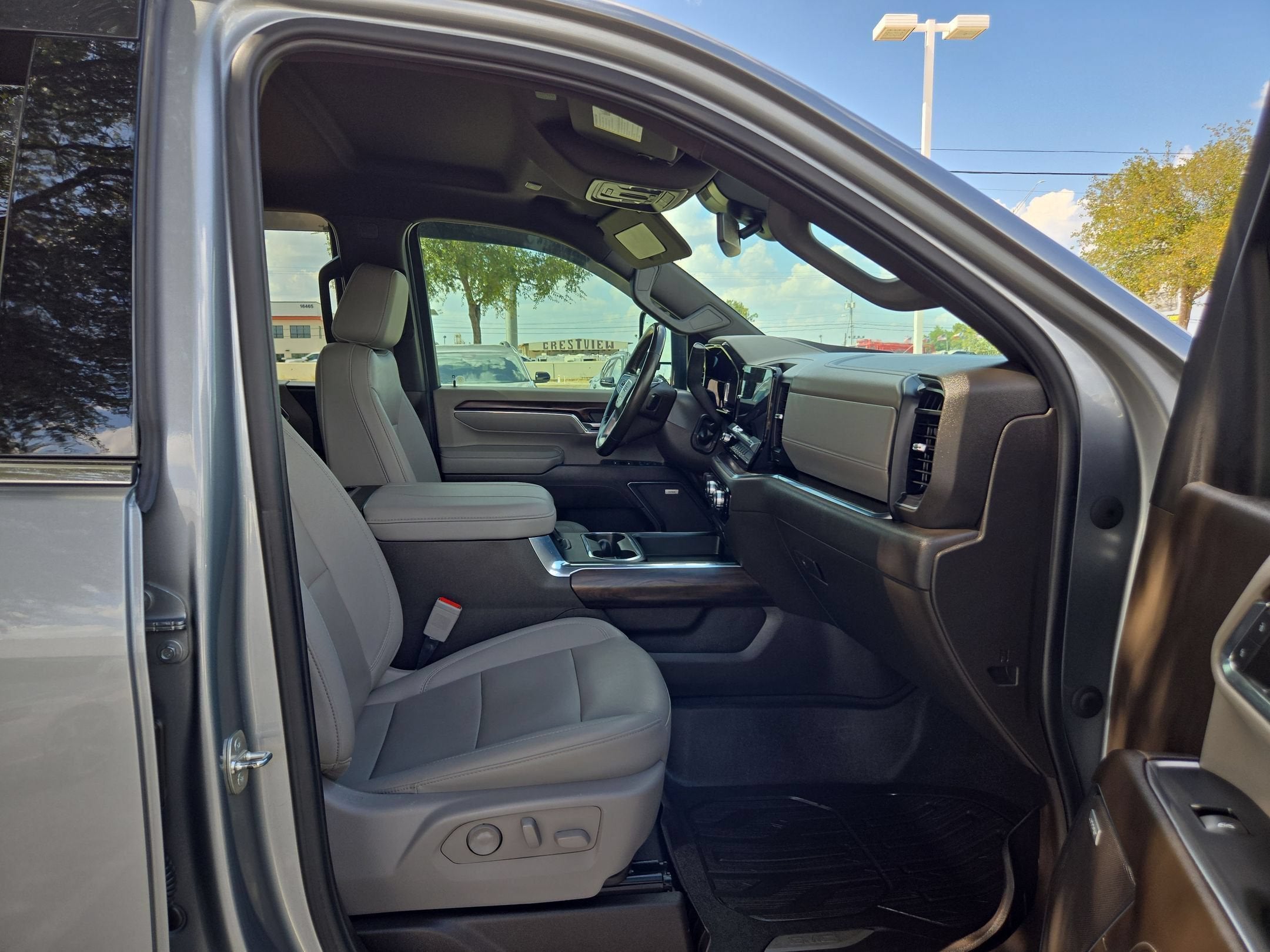 2024 GMC**** SIERRA 3500 4WD SLT