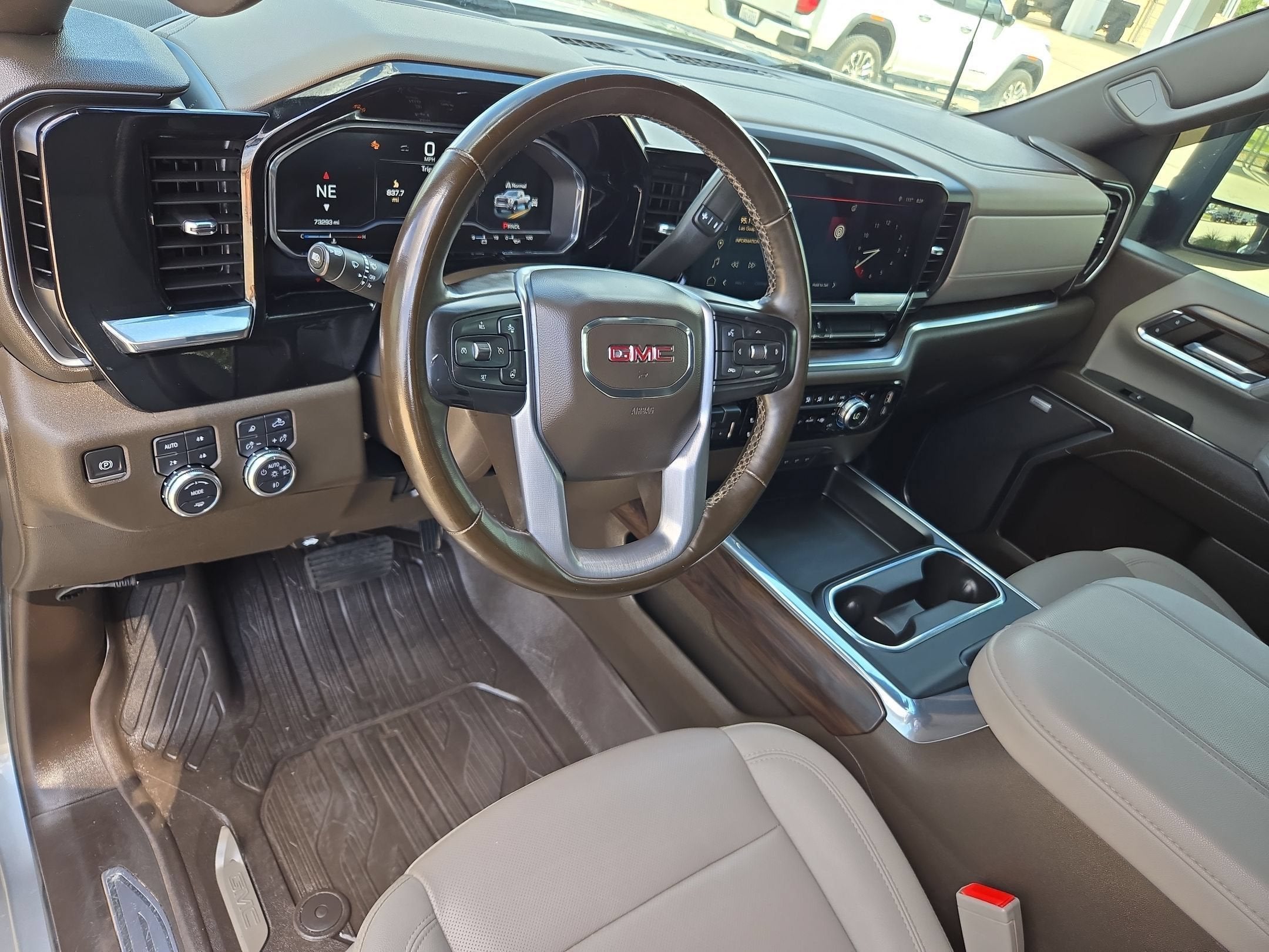 2024 GMC**** SIERRA 3500 4WD SLT