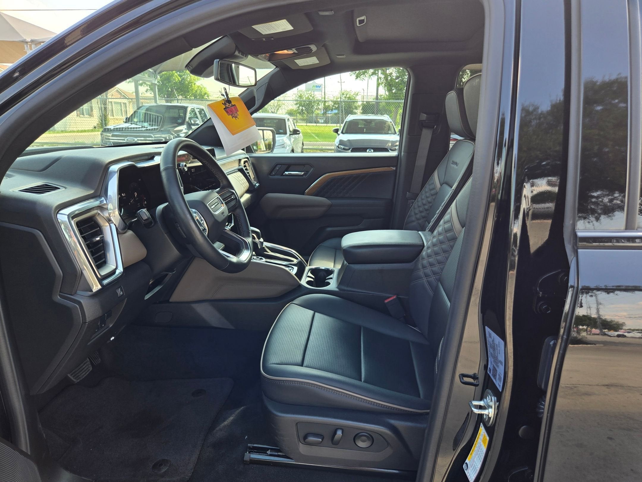 2025 GMC CANYON DENALI