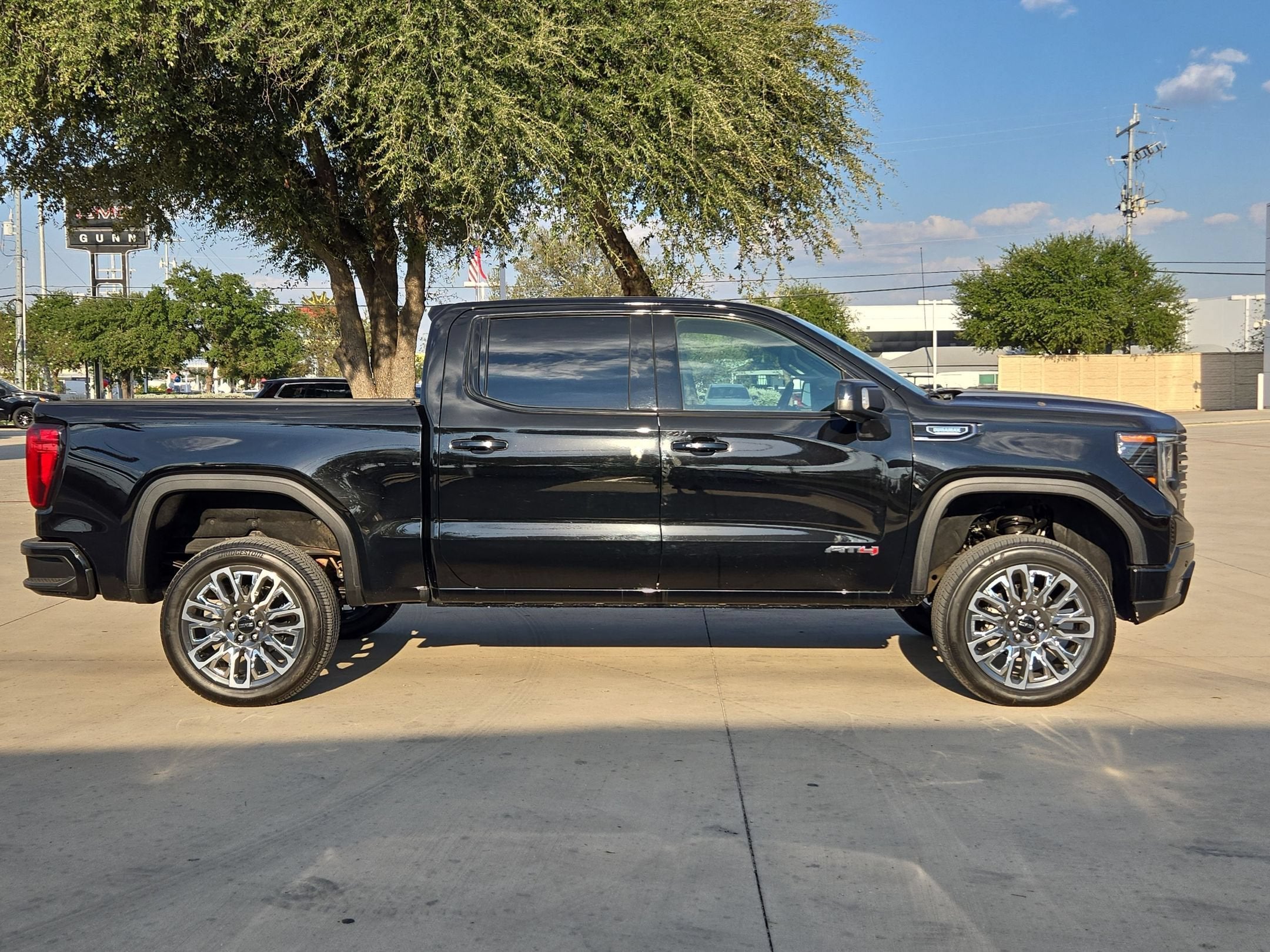2024 GMC SIERRA 1500 AT4
