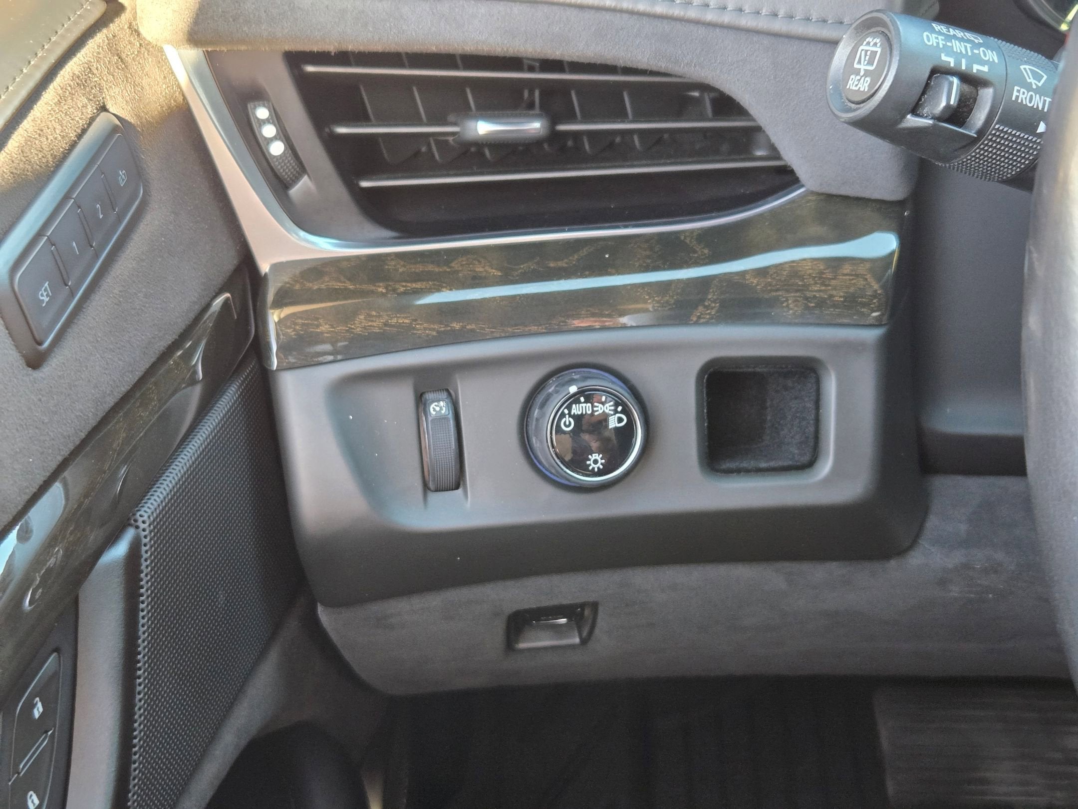 2020 Cadillac ESCALADE PLATINUM