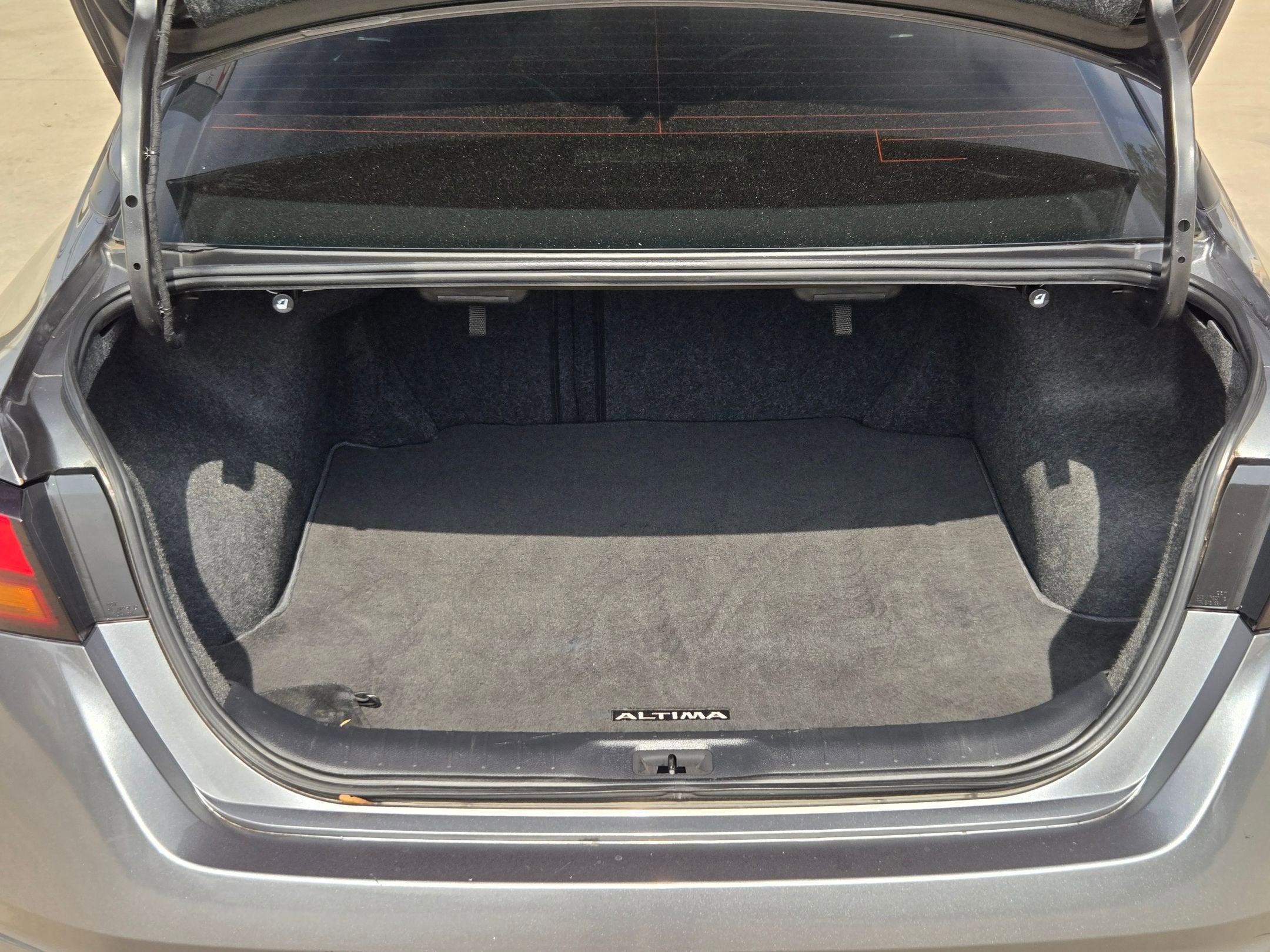 2020 Nissan ALTIMA SR