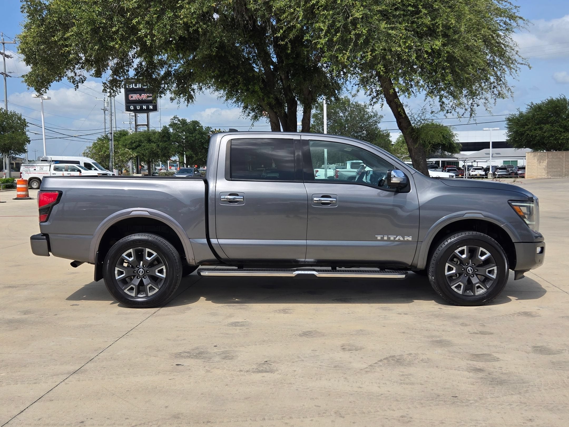 2023 Nissan TITAN PLATINUM RESERVE