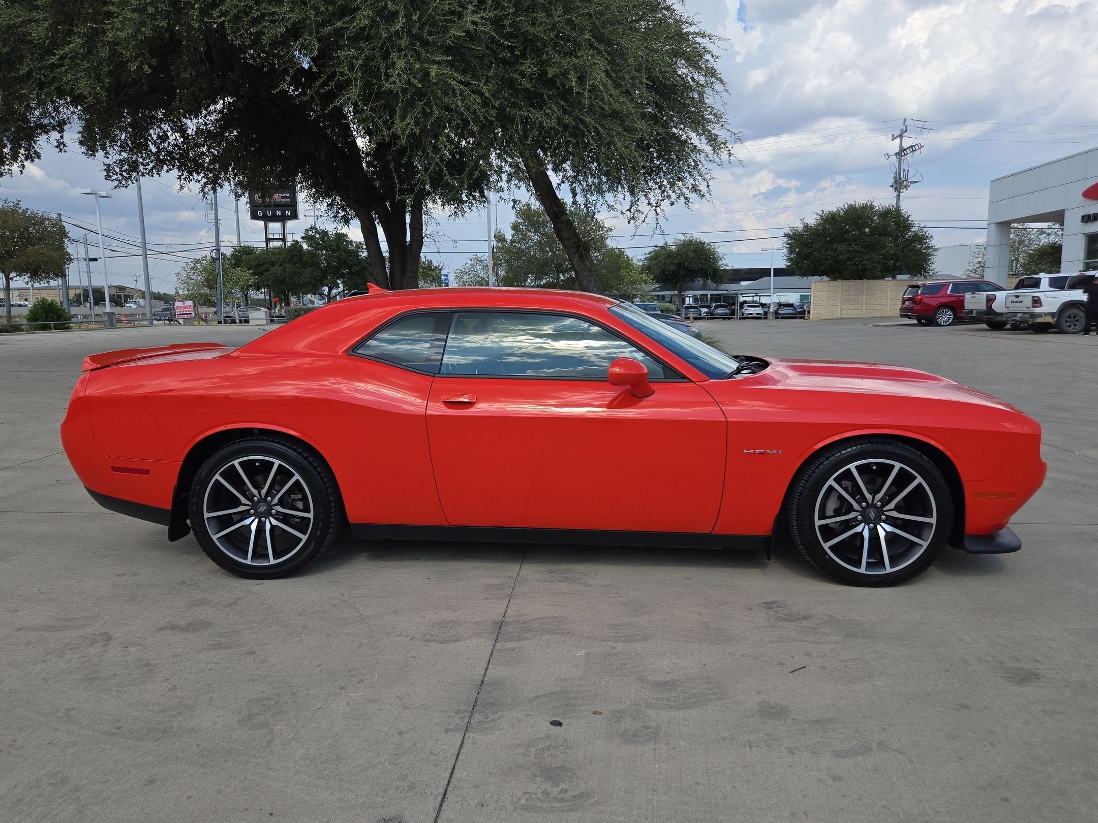 2022 Dodge CHALLENGER RT