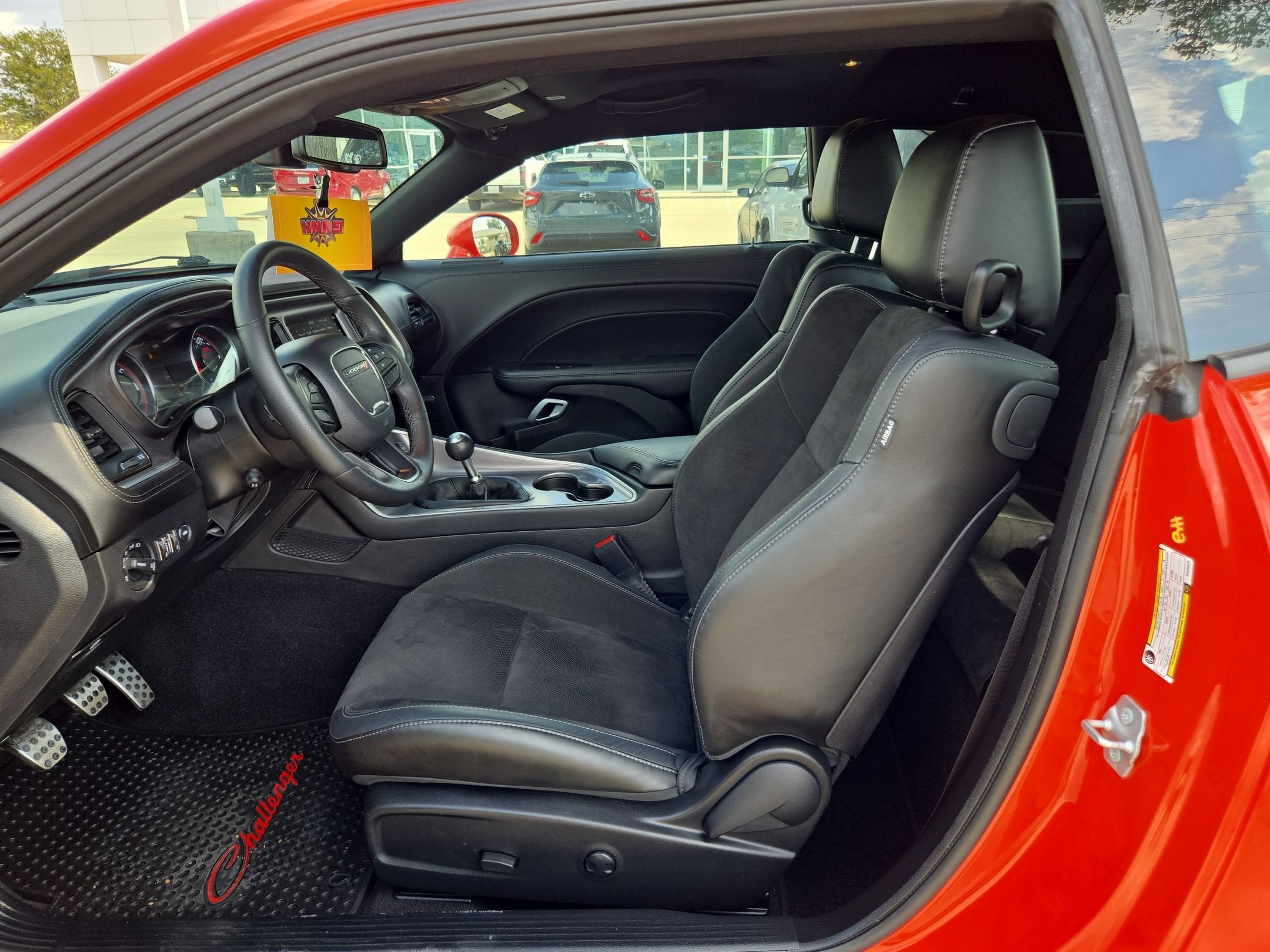 2022 Dodge CHALLENGER RT