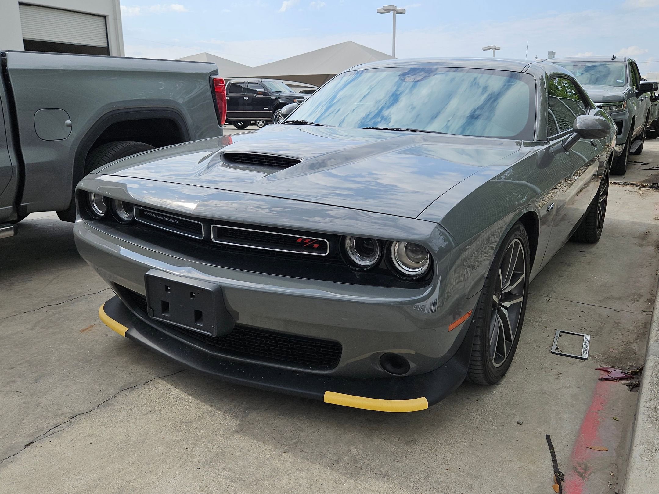 2023 Dodge CHALLENGER R/T