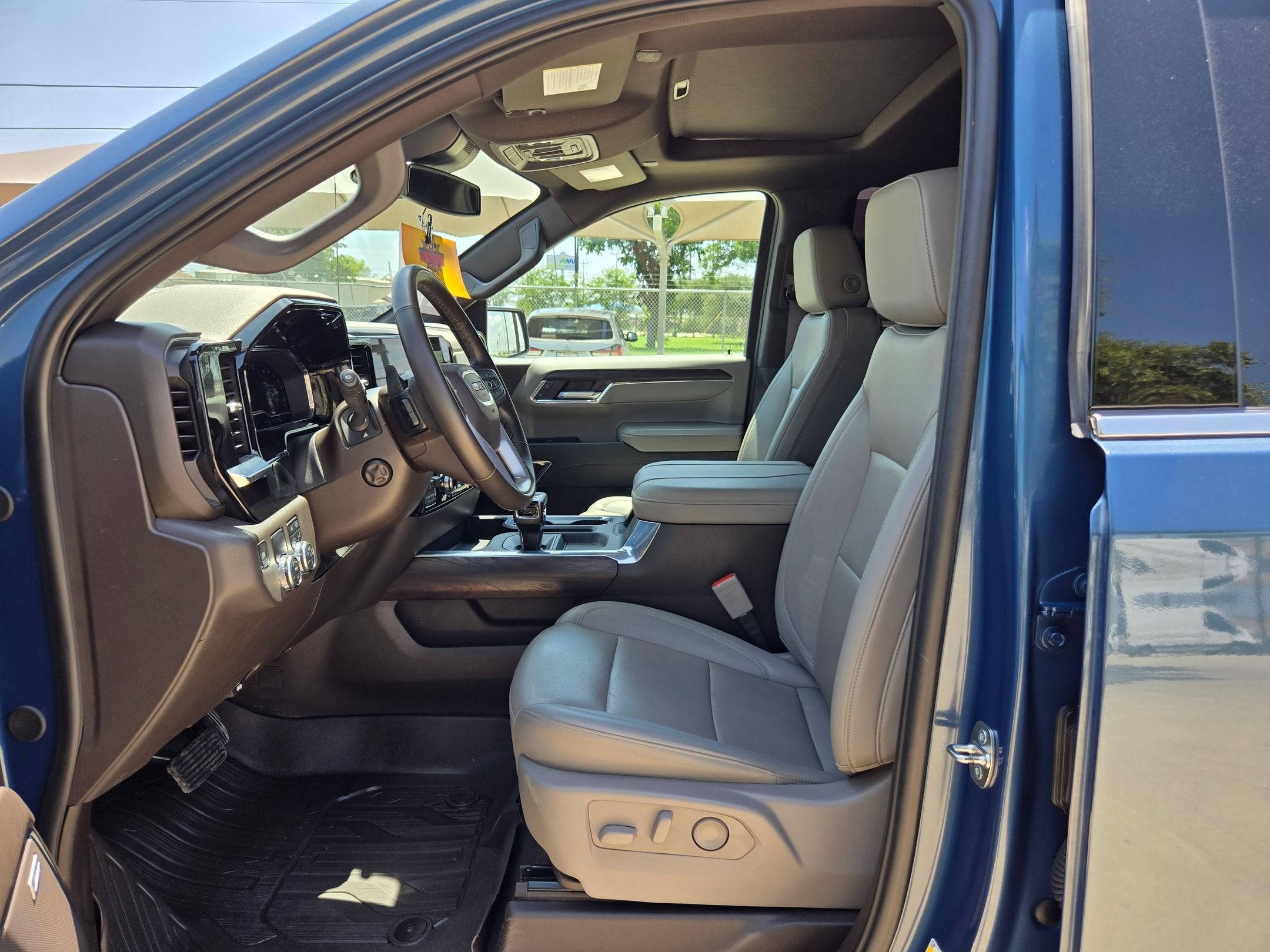 2024 GMC SIERRA 1500 SLT SLT