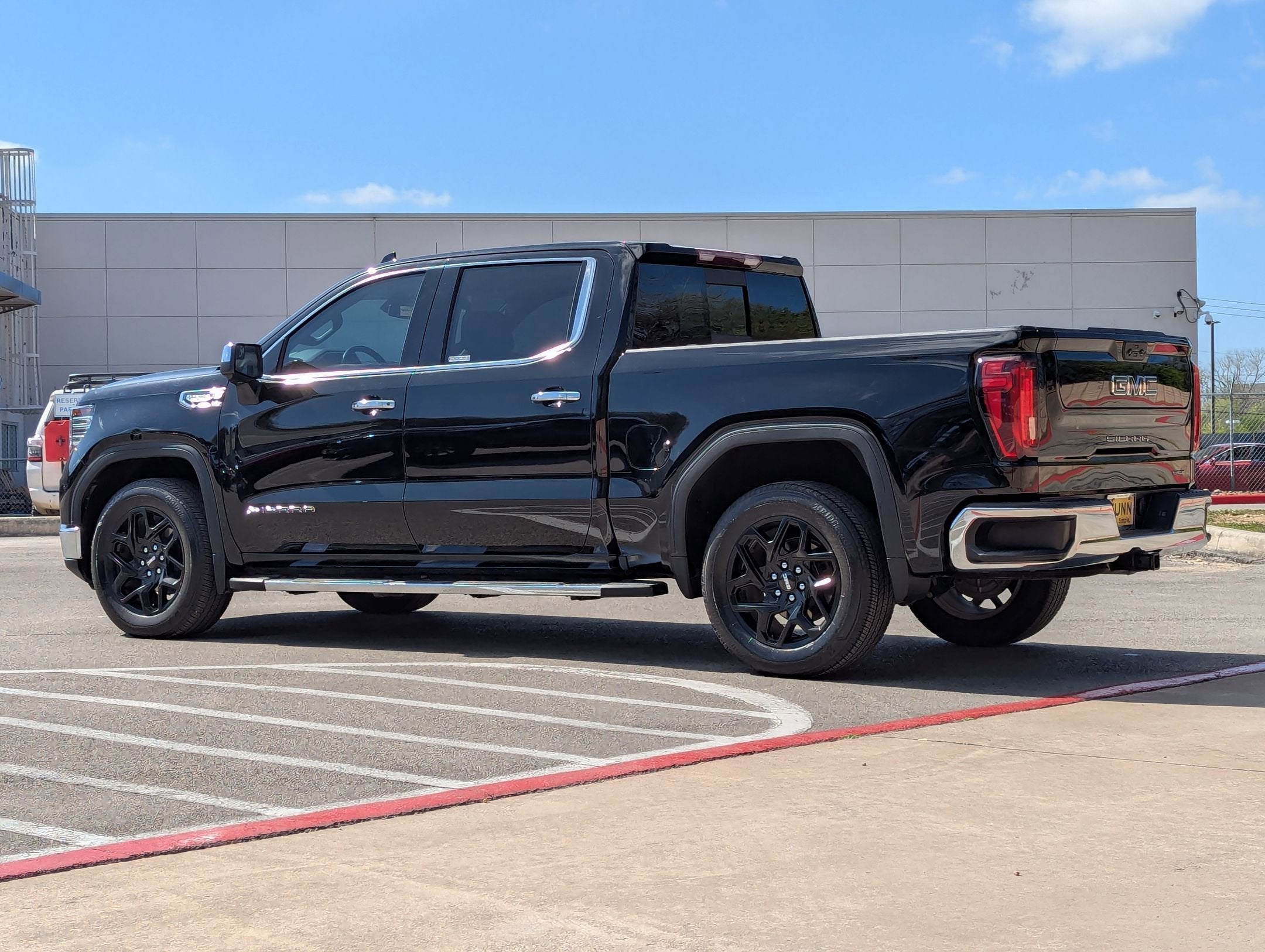 2023 GMC SIERRA 1500 SLT