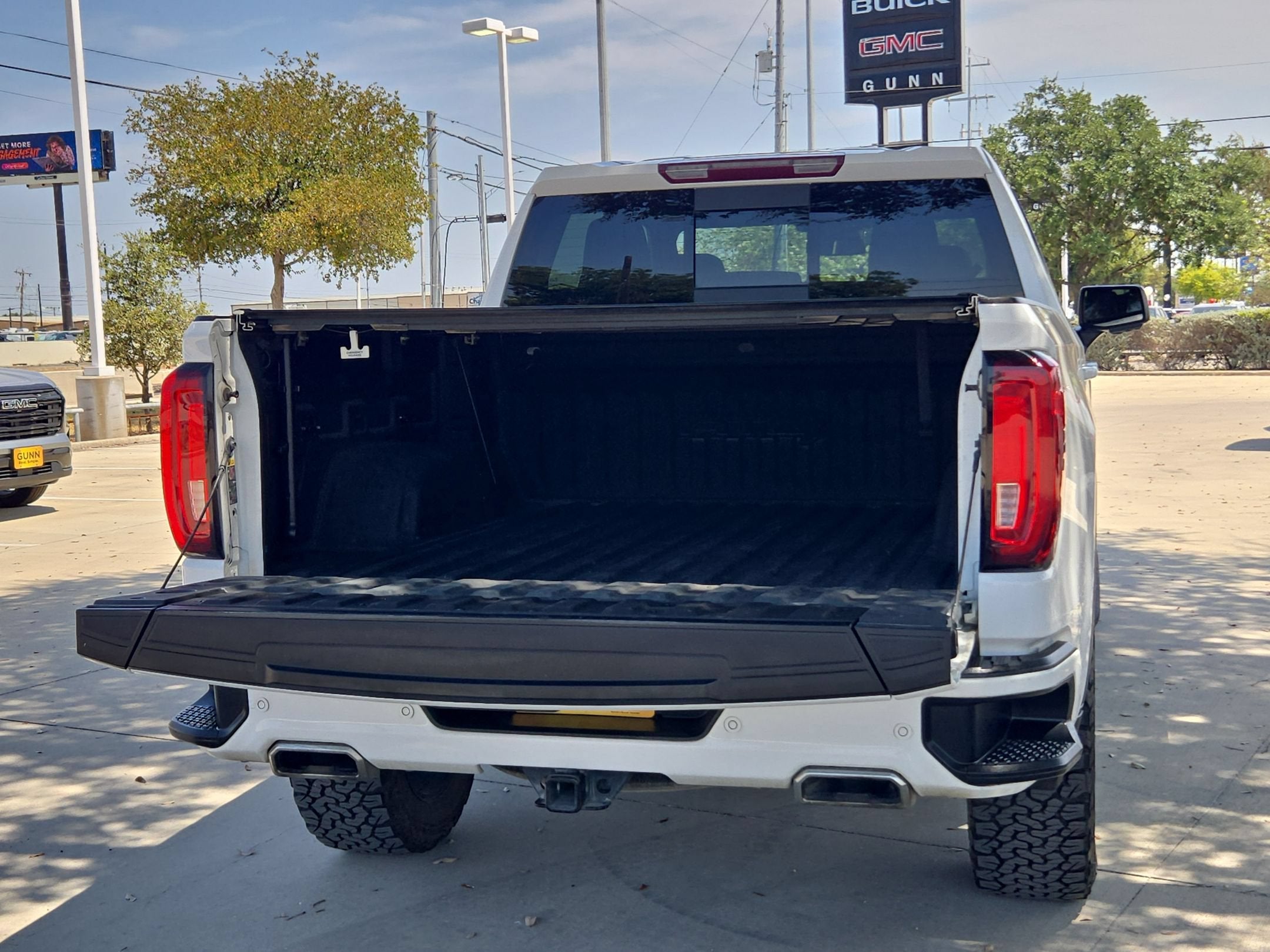 2022 GMC SIERRA 1500 AT4