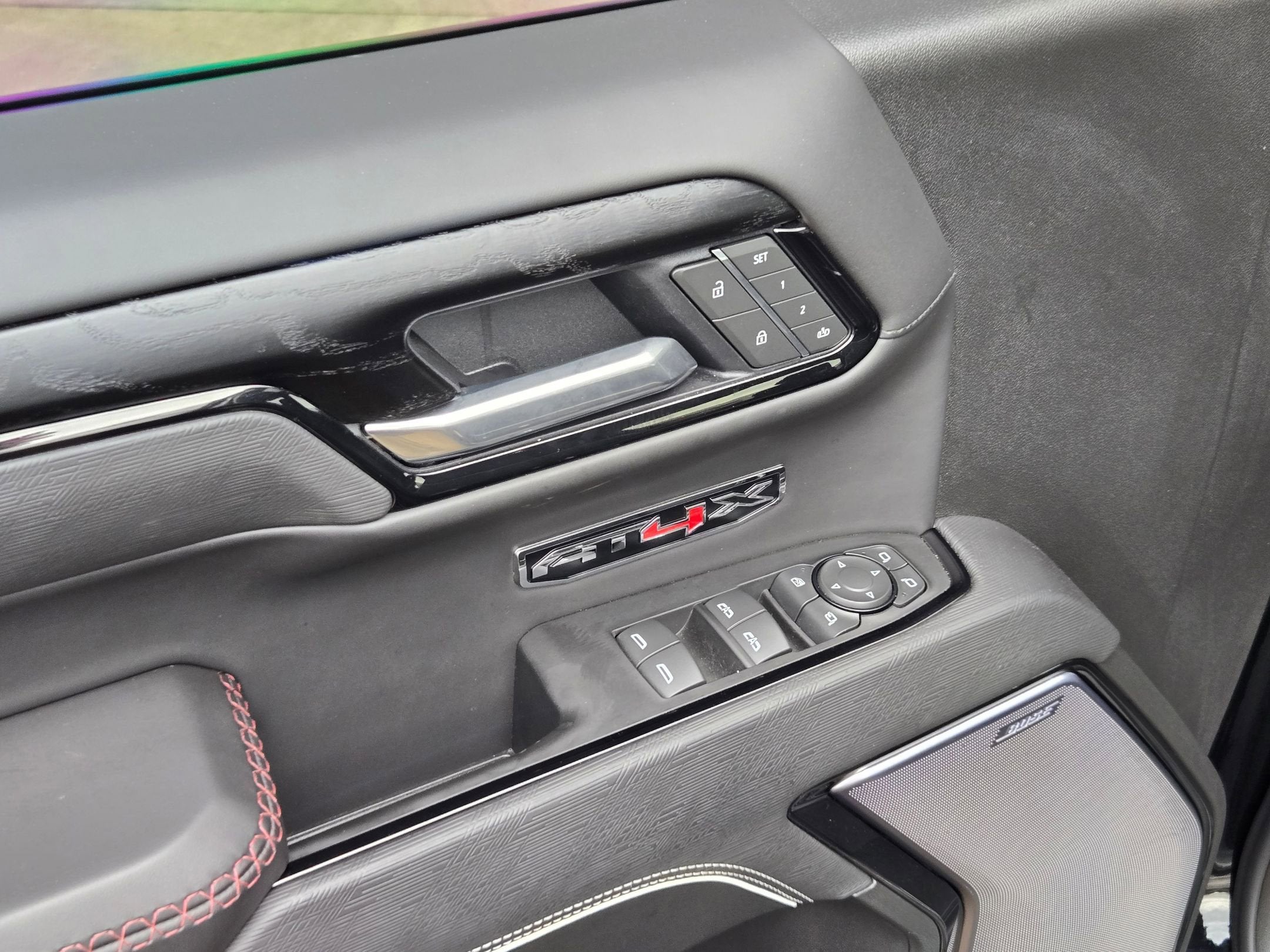 2025 GMC SIERRA 1500 AT4X