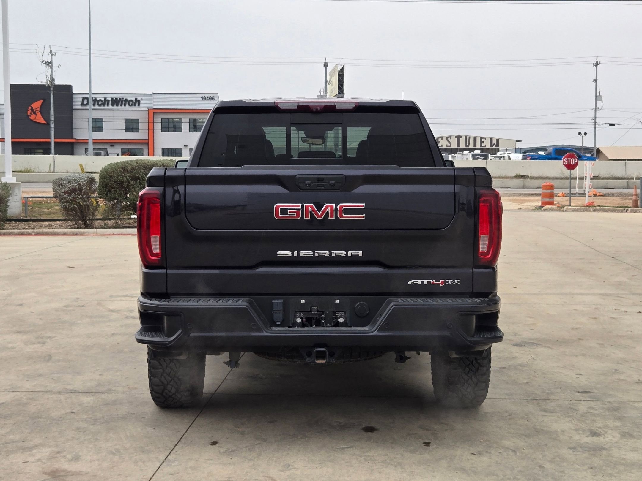 2023 GMC SIERRA 1500 AT4X