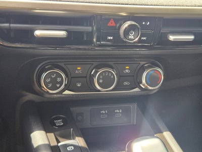 2025 Nissan KICKS MPV SV