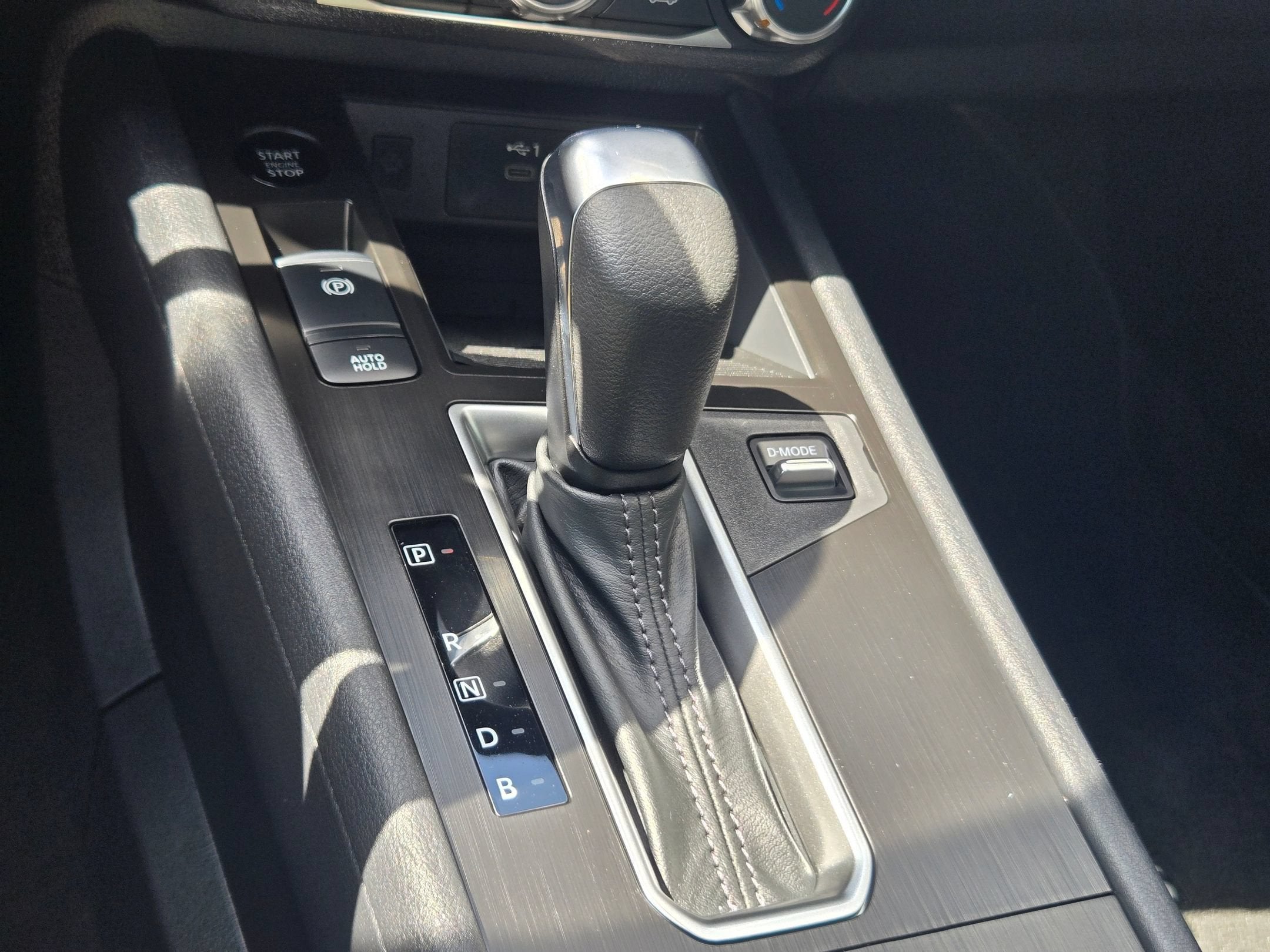 2025 Nissan KICKS MPV SV
