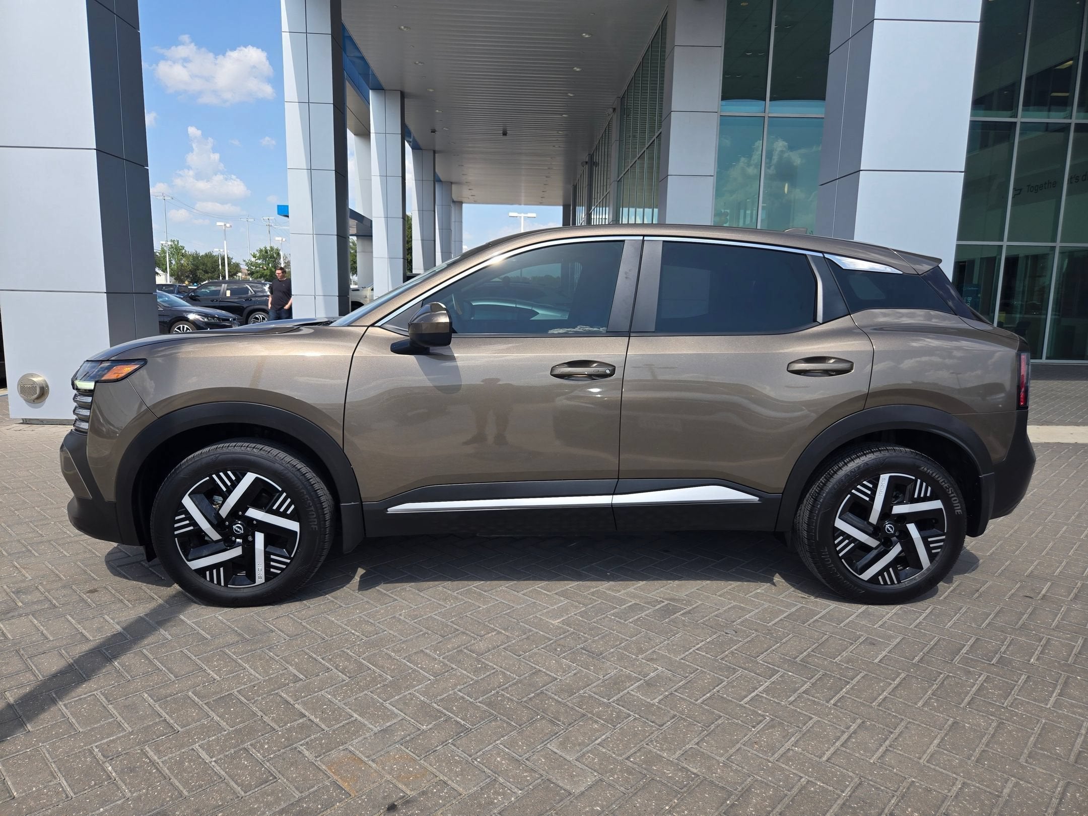 2025 Nissan KICKS MPV SV