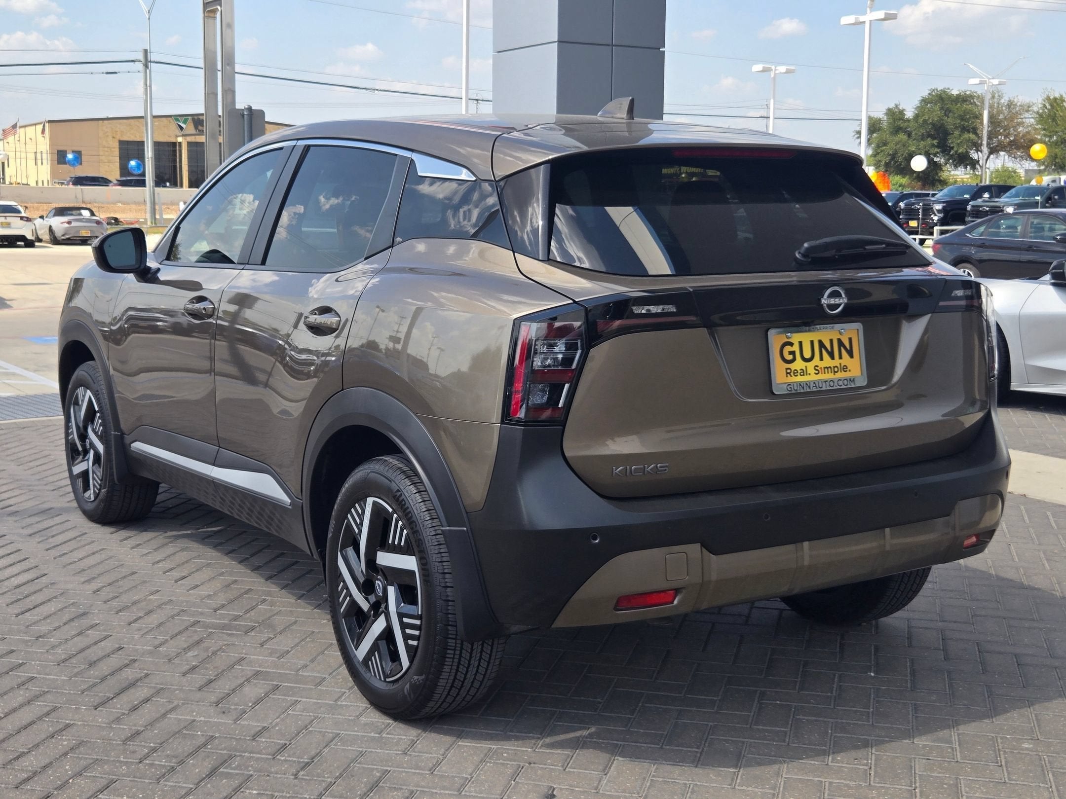 2025 Nissan KICKS MPV SV