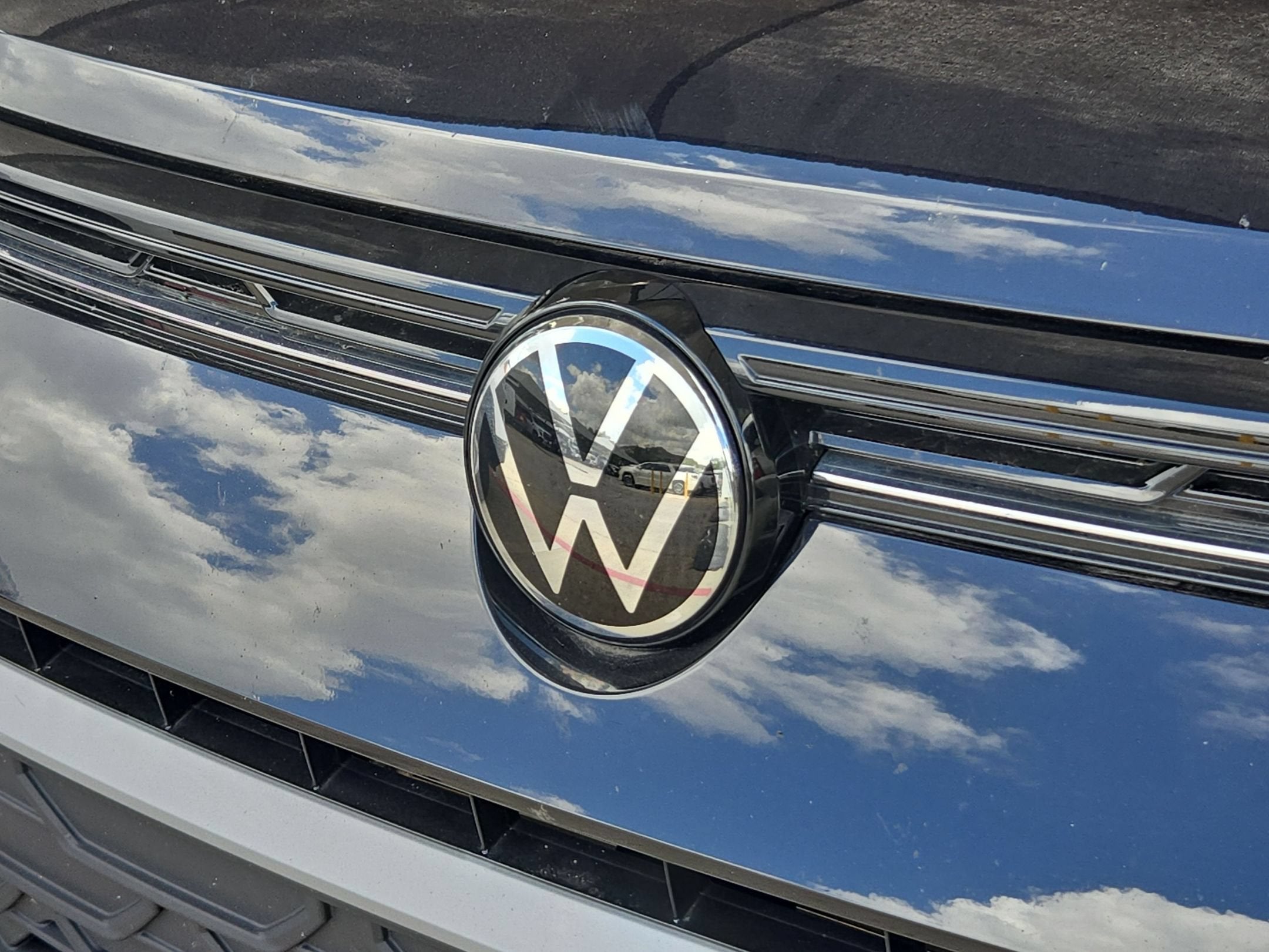 2025 Volkswagen TAOS S