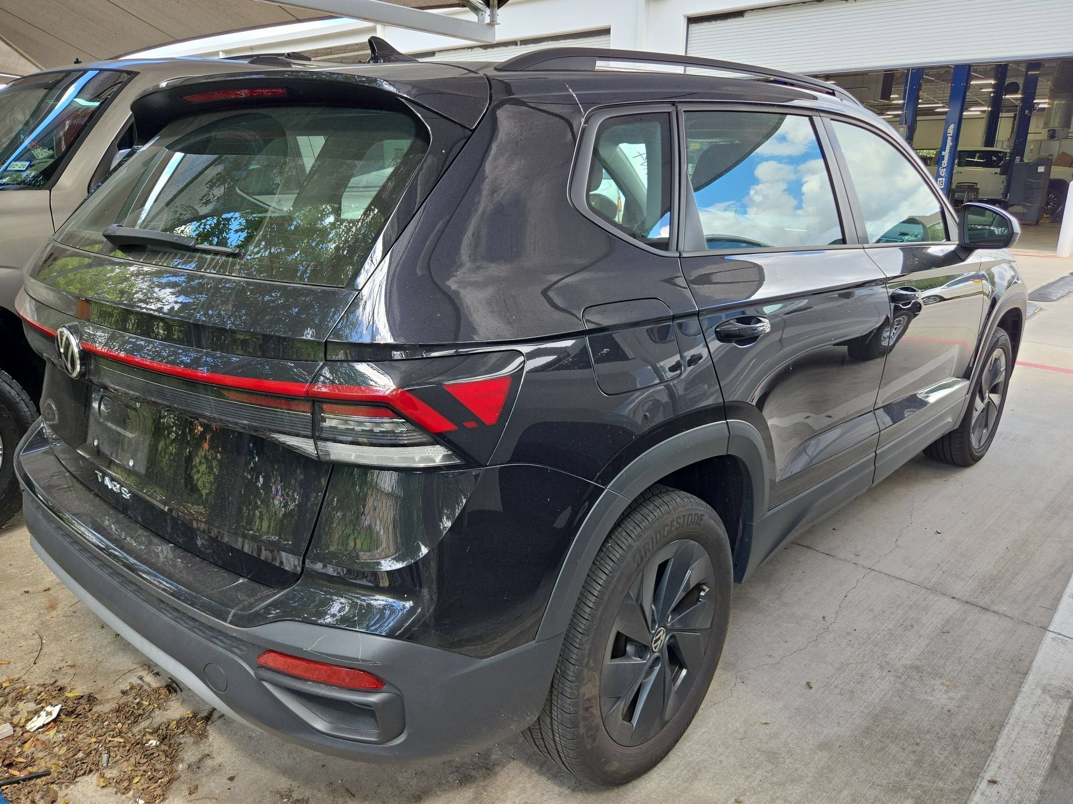 2025 Volkswagen TAOS S