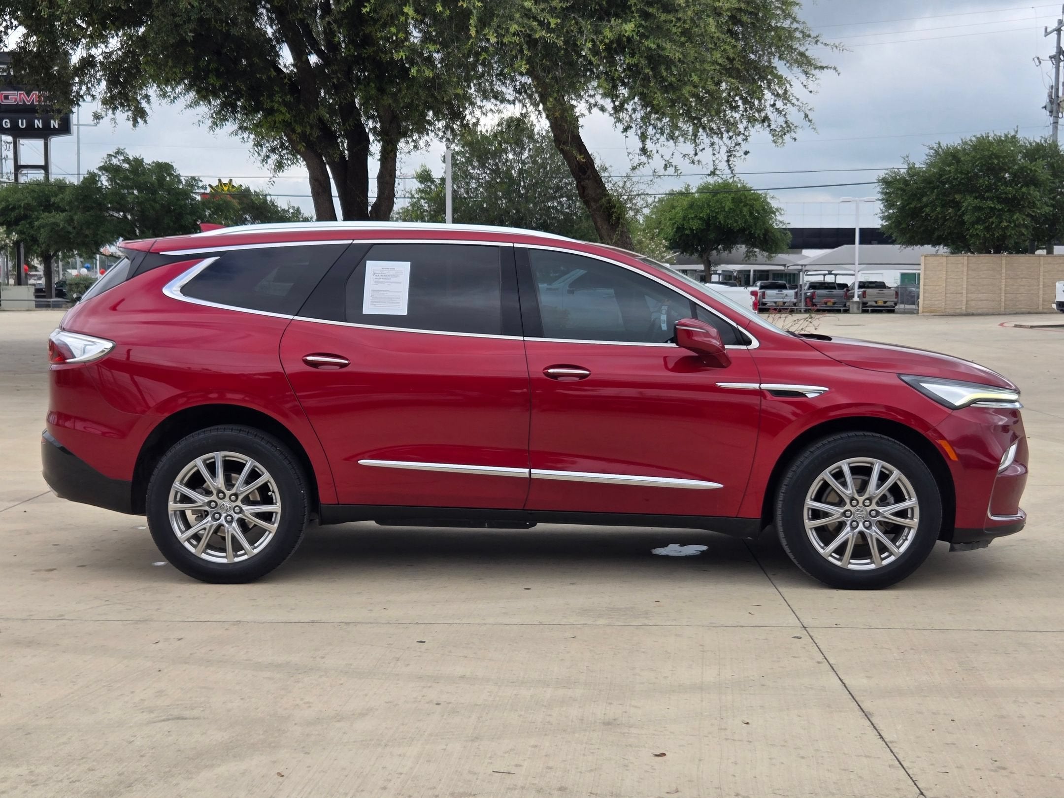 2023 Buick ENCLAVE ESSENCE