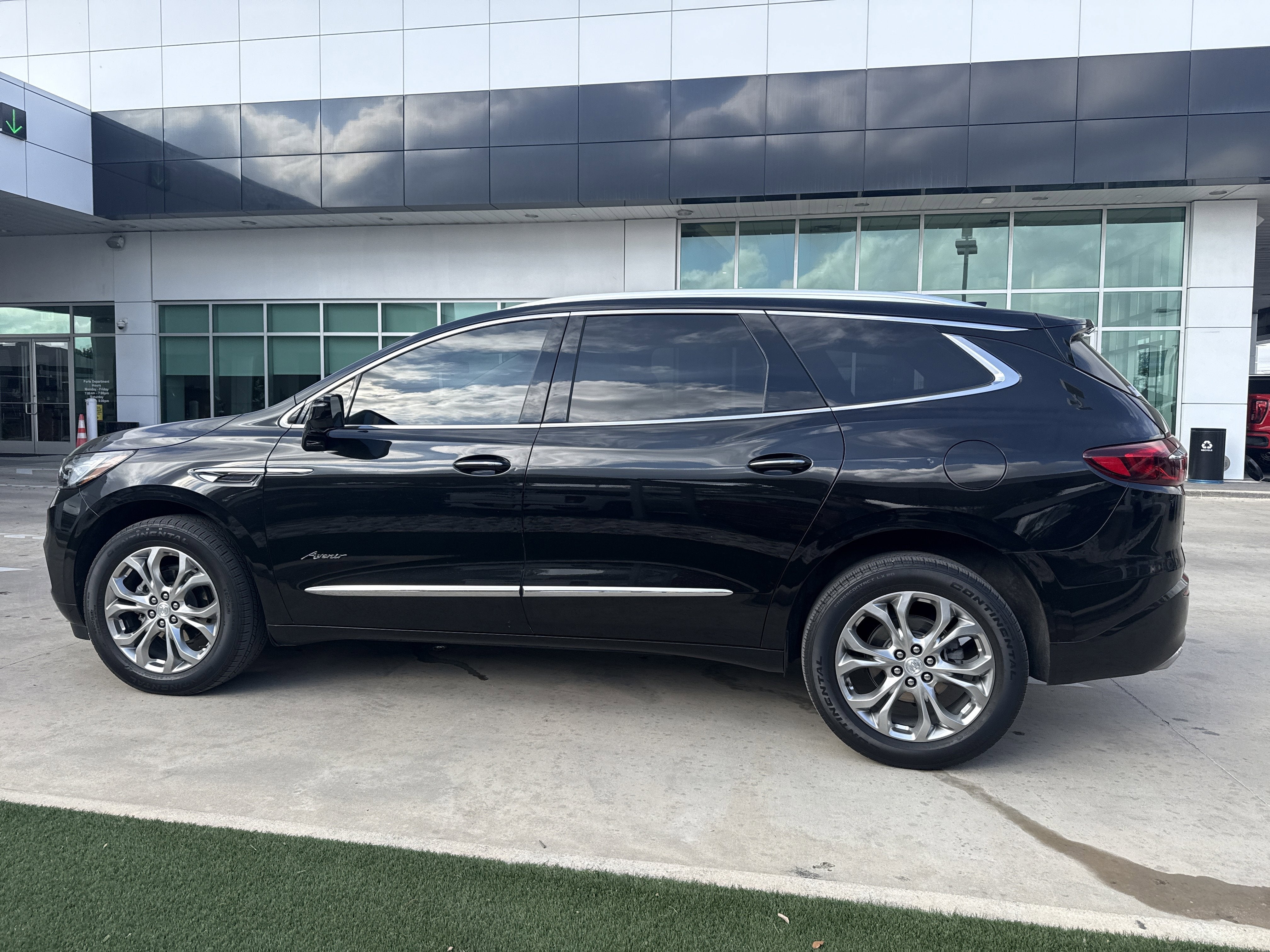 2021 Buick ENCLAVE AVENIR