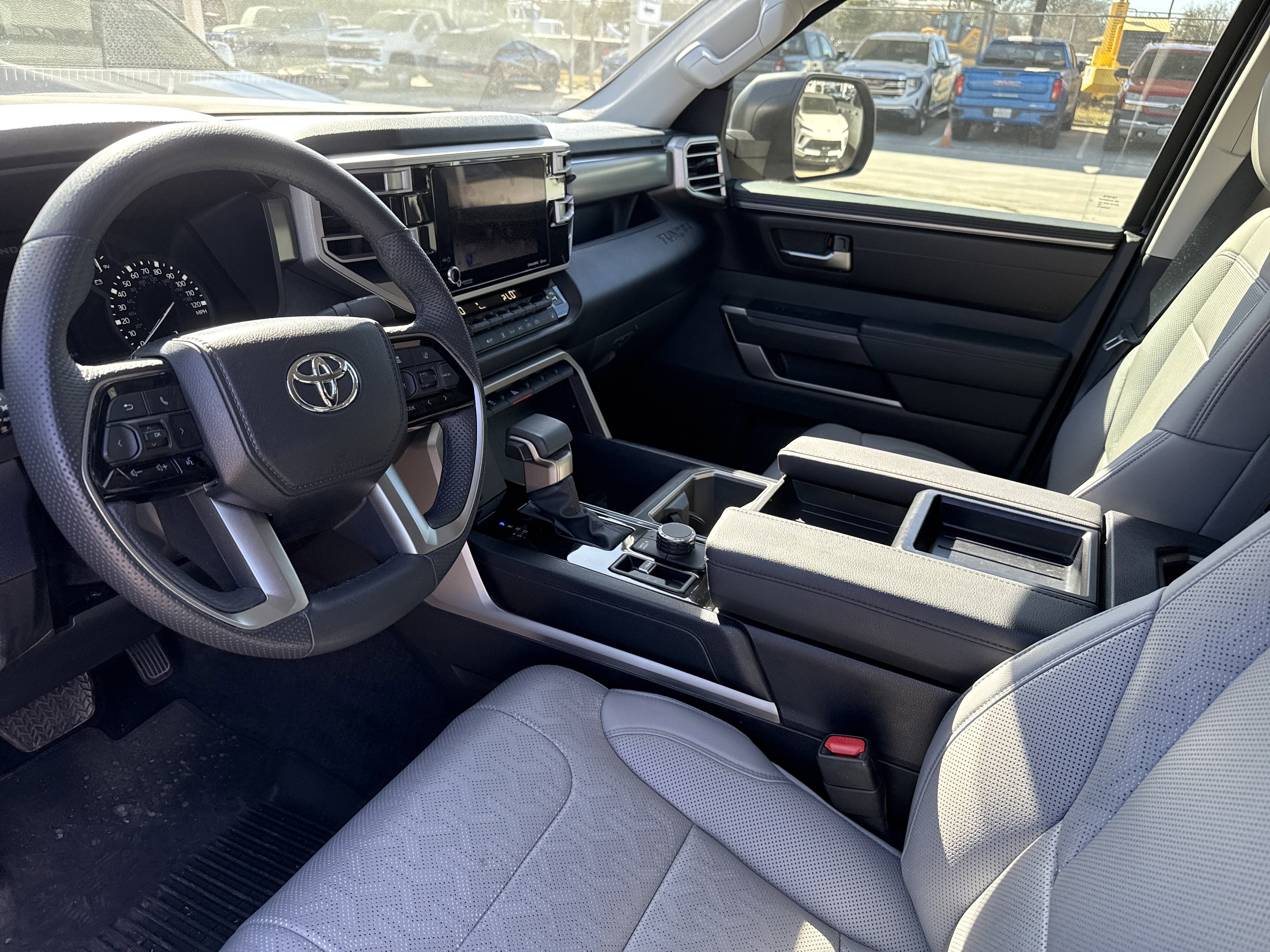 2024 Toyota TUNDRA 4WD SR5