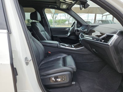 2025 BMW X5 50E