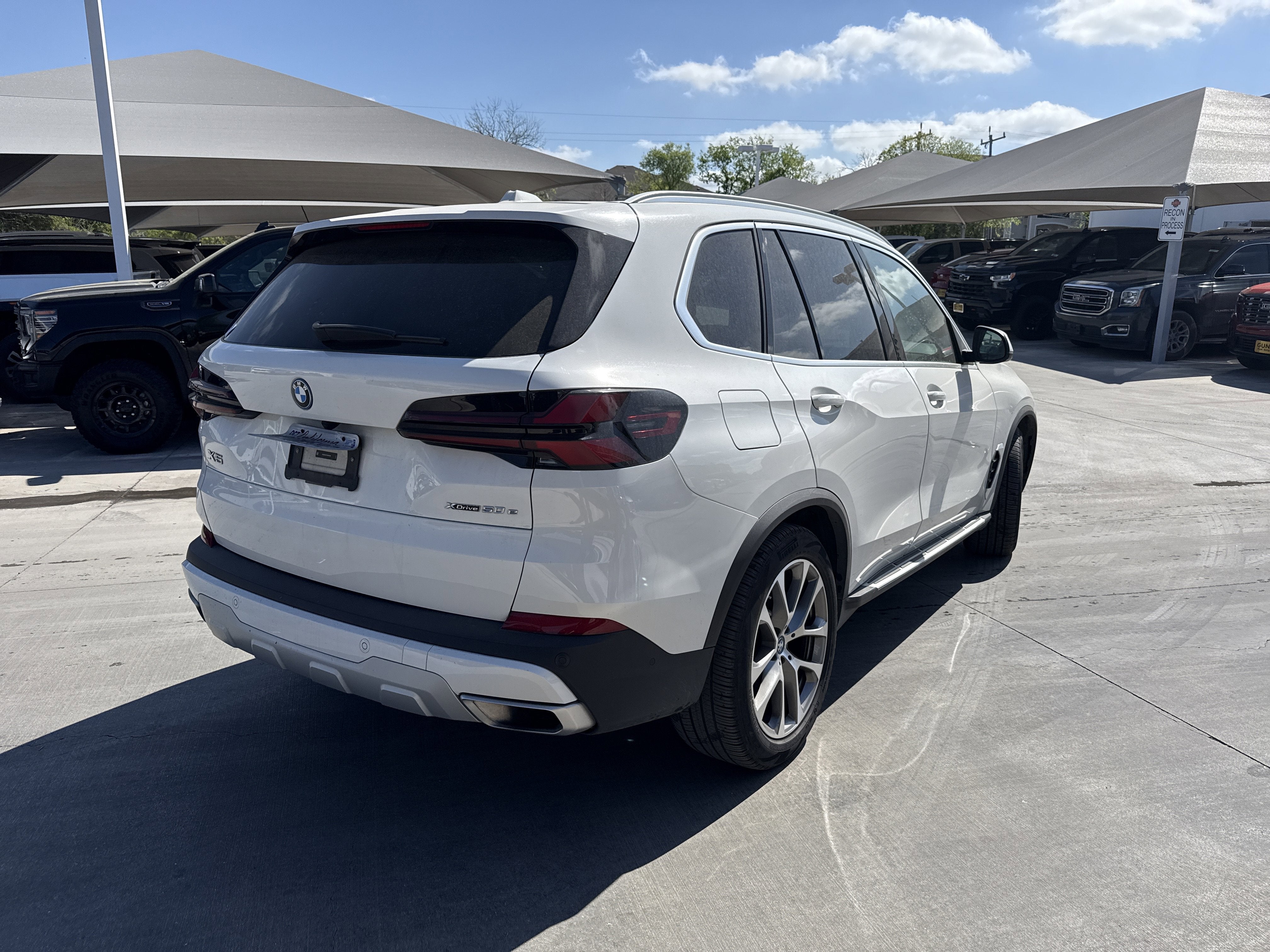 2025 BMW X5 50E