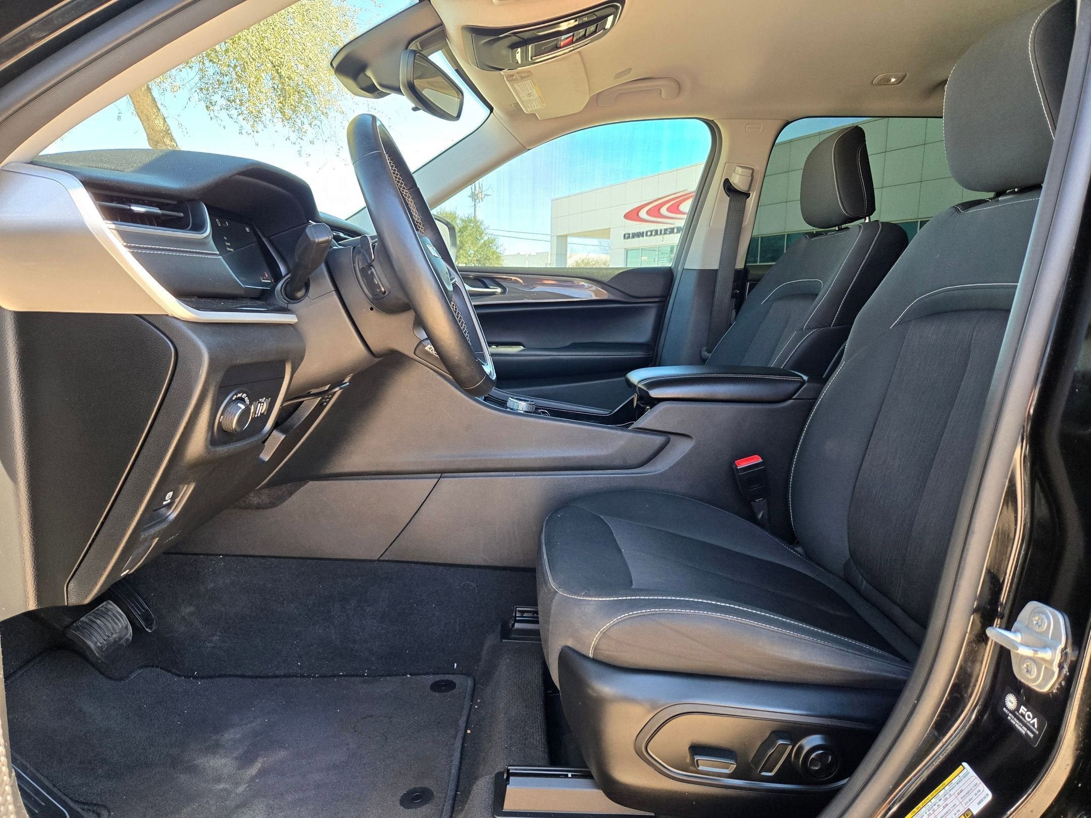 2022 Jeep Grand Cherokee L Laredo