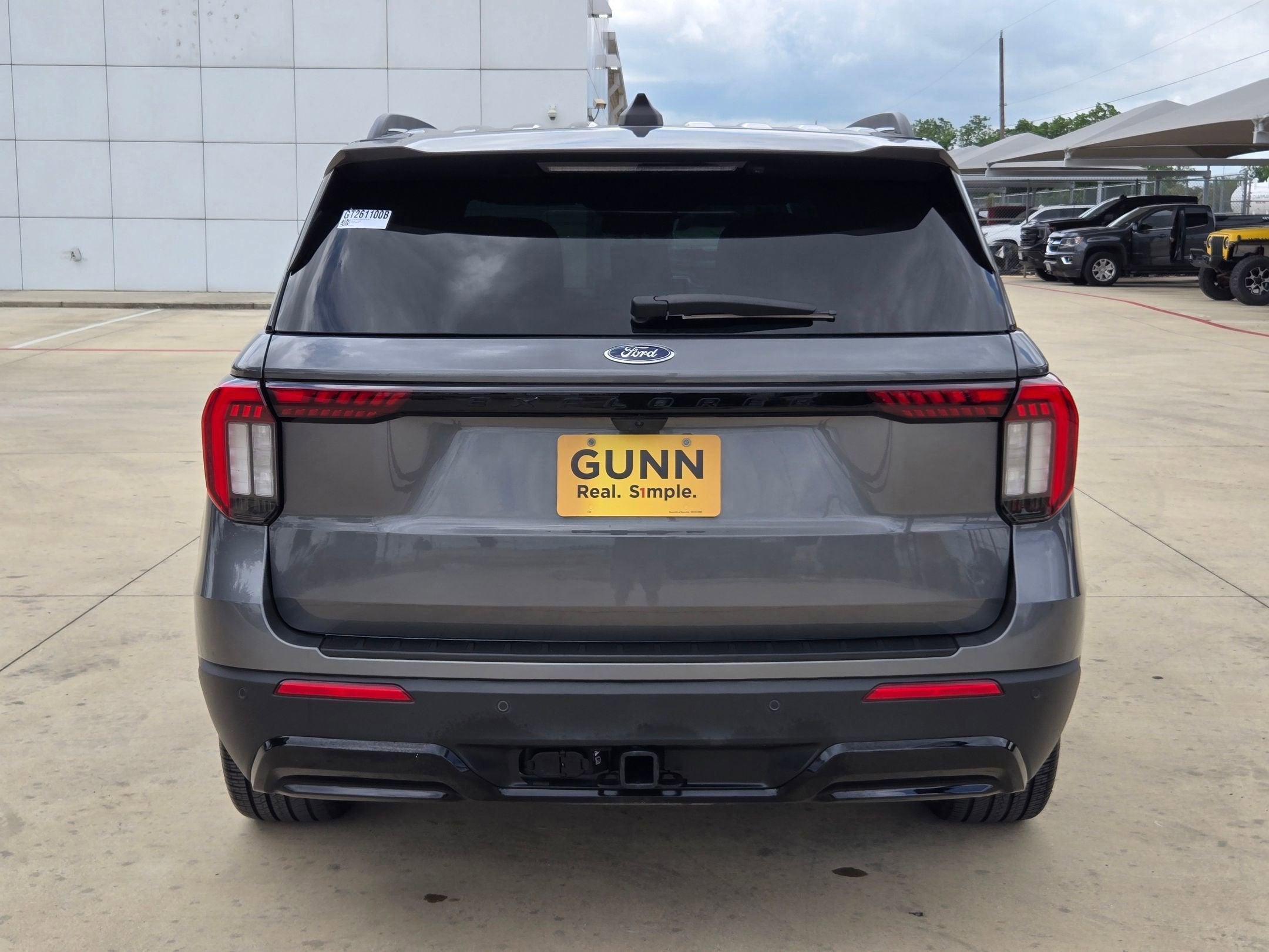 2025 Ford Explorer ST-Line