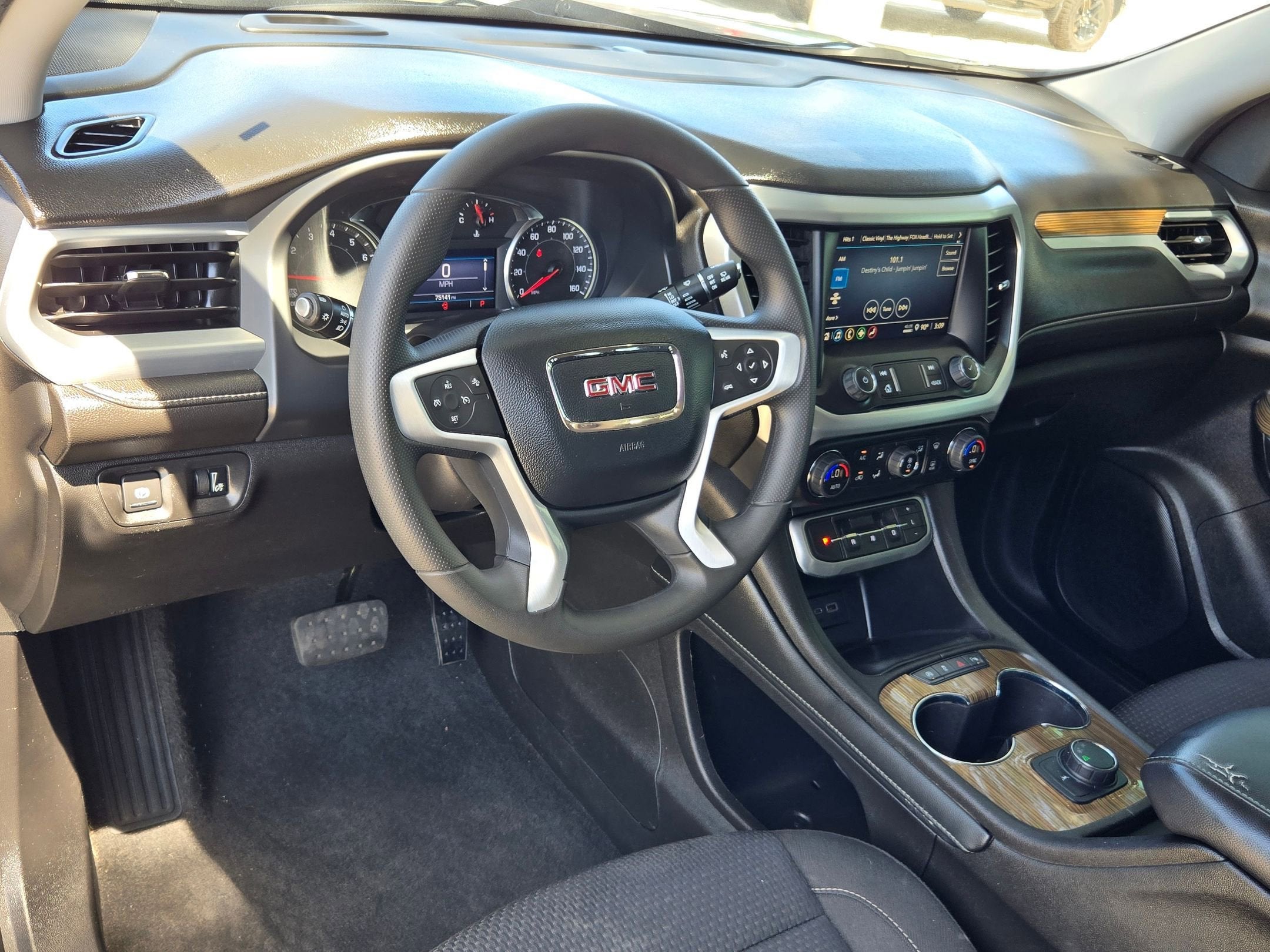 2022 GMC Acadia SLE