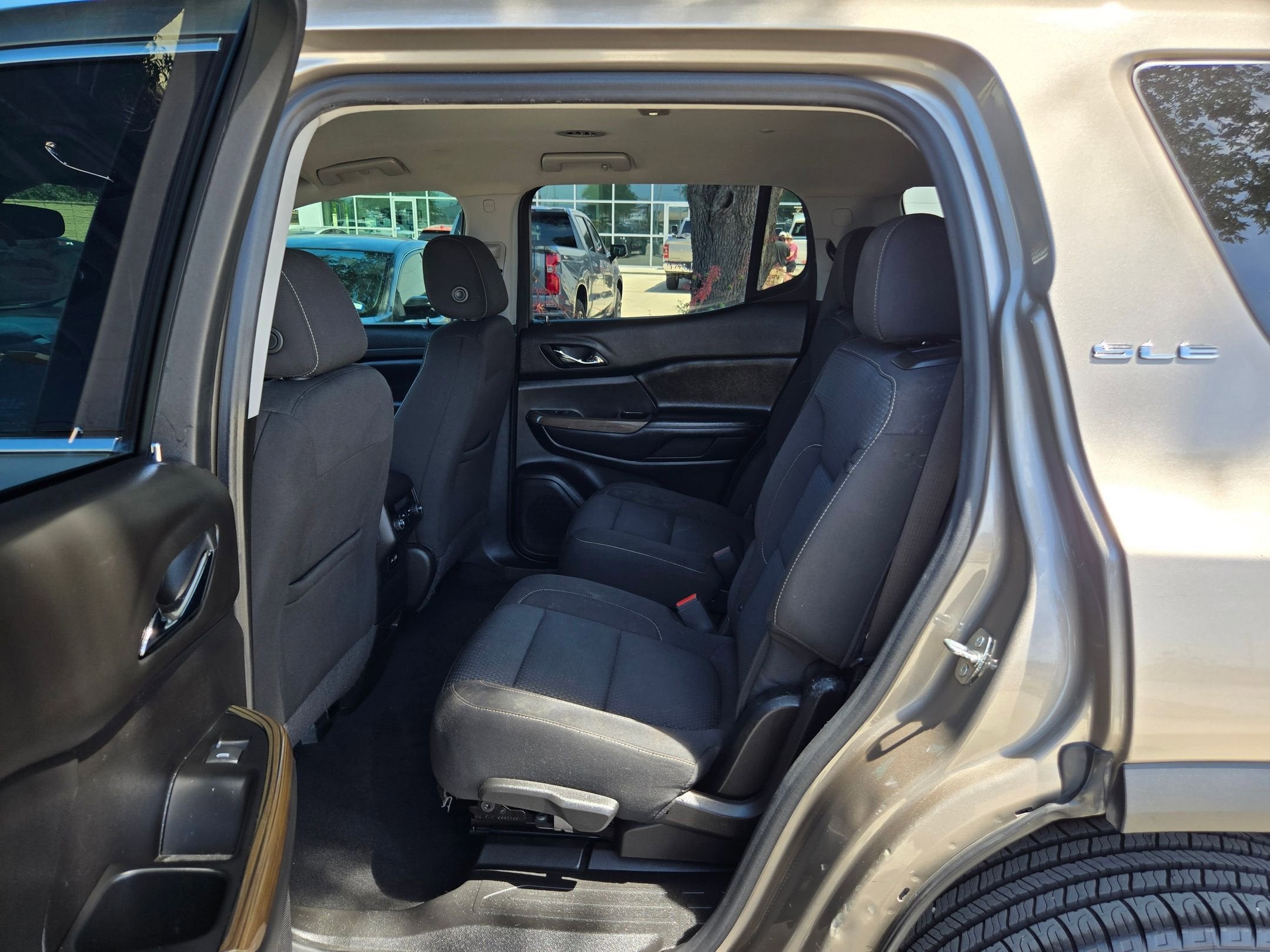 2022 GMC Acadia SLE