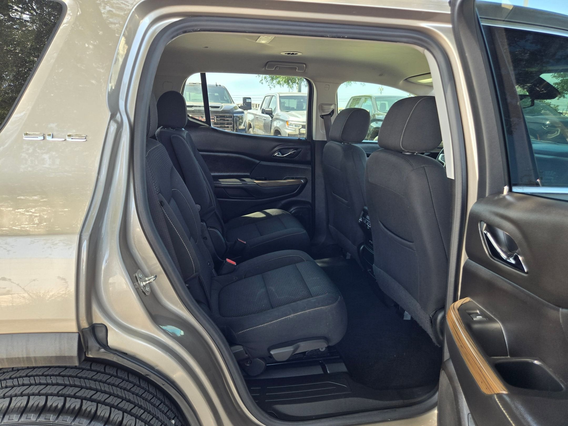 2022 GMC Acadia SLE