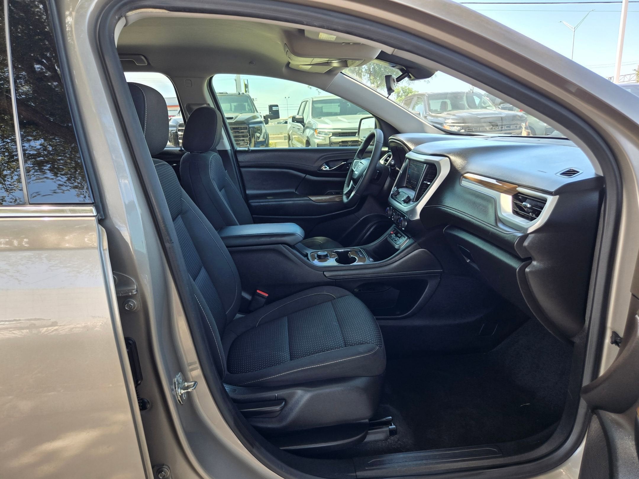 2022 GMC Acadia SLE