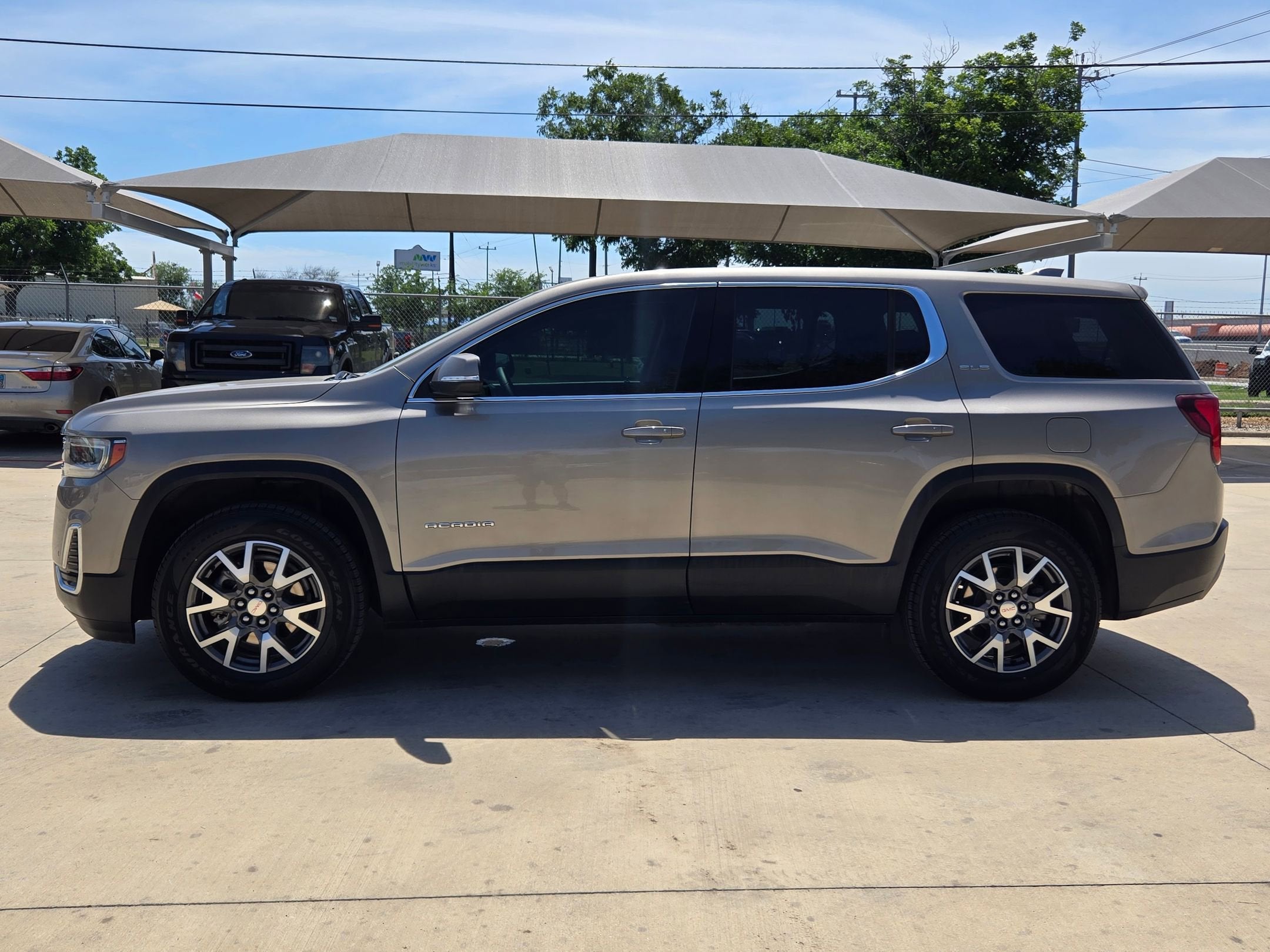 2022 GMC Acadia SLE