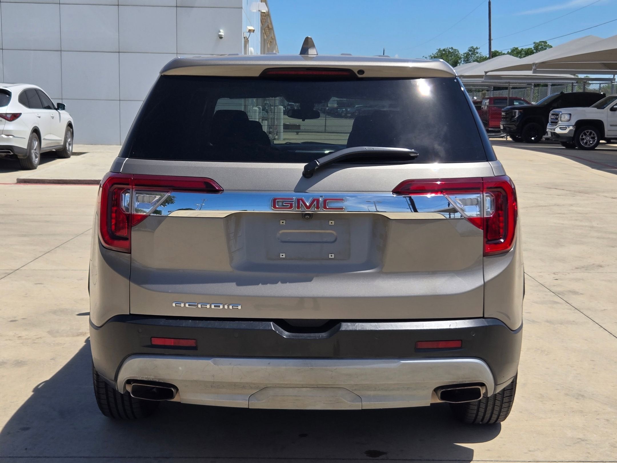 2022 GMC Acadia SLE