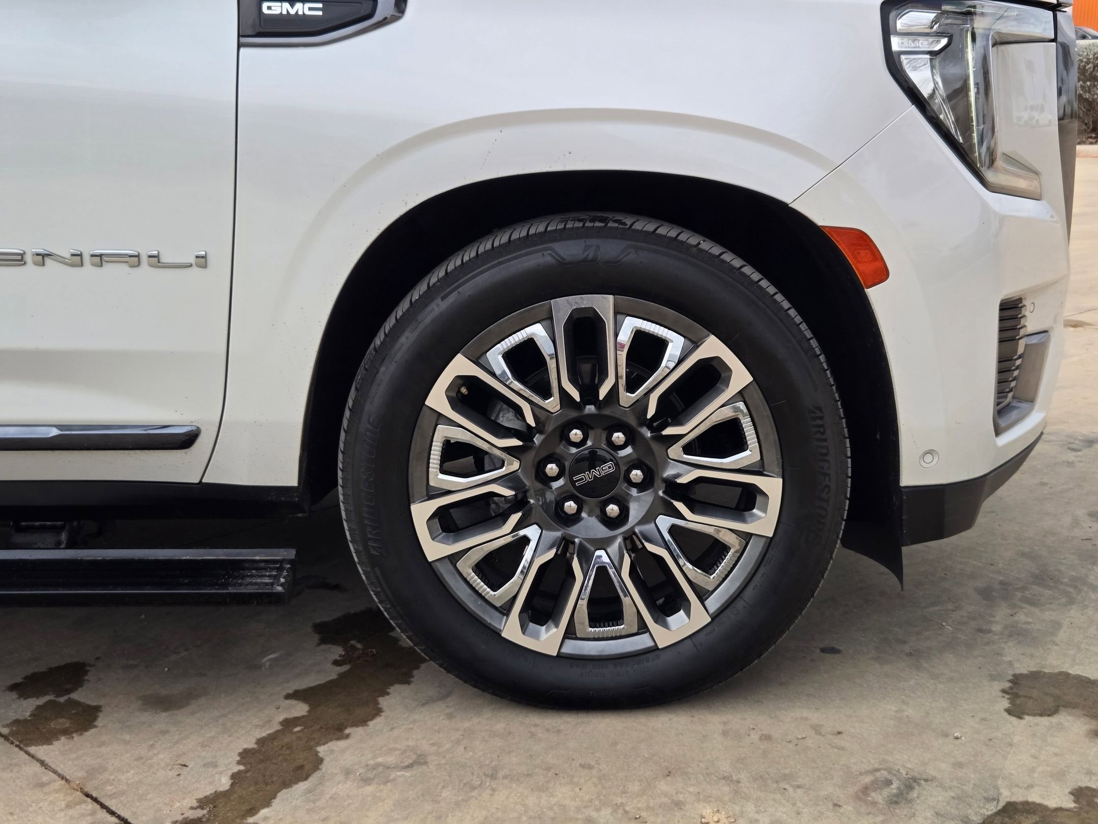 2023 GMC Yukon Denali Ultimate