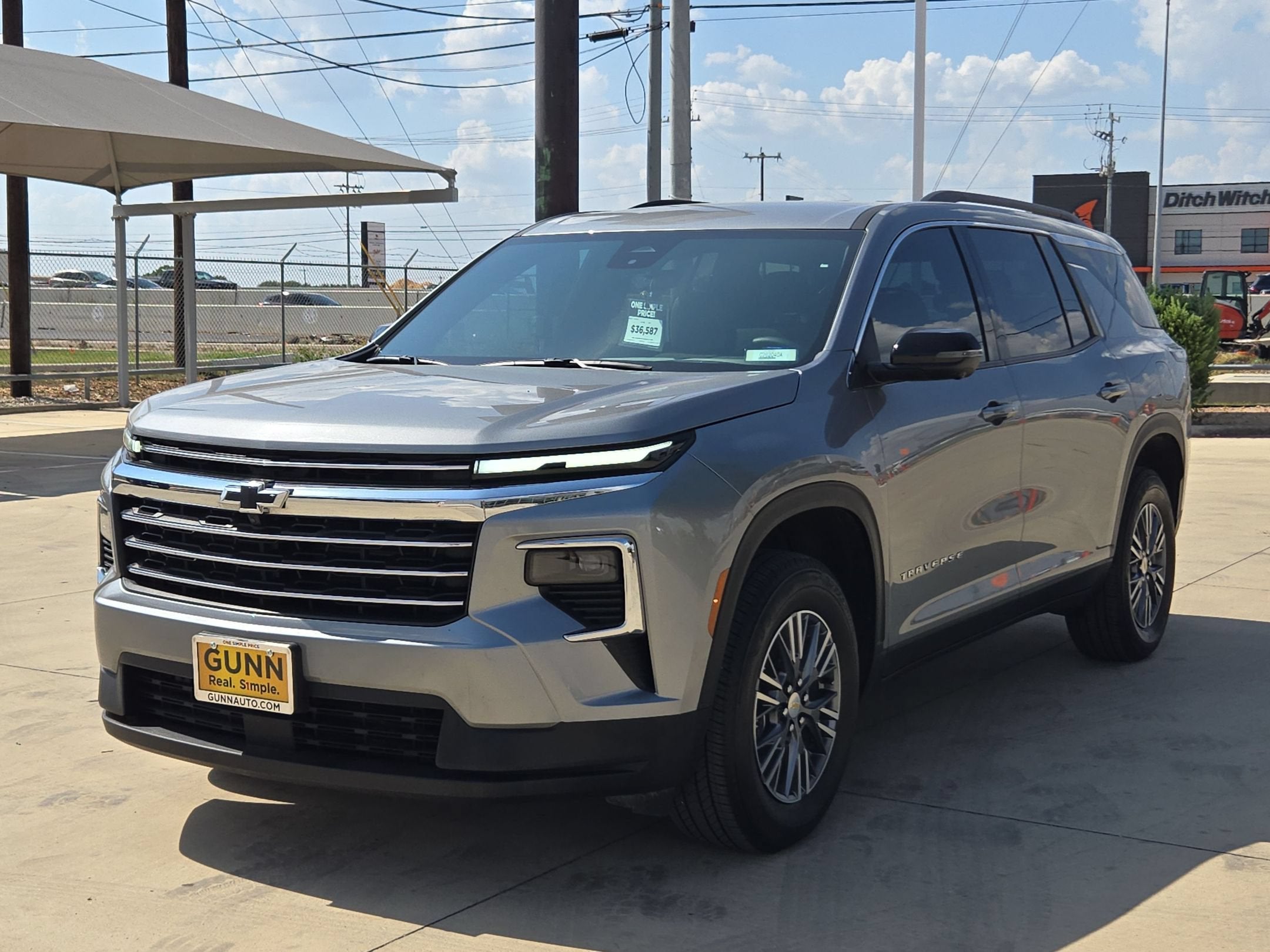 2026 Chevrolet Traverse FWD LT