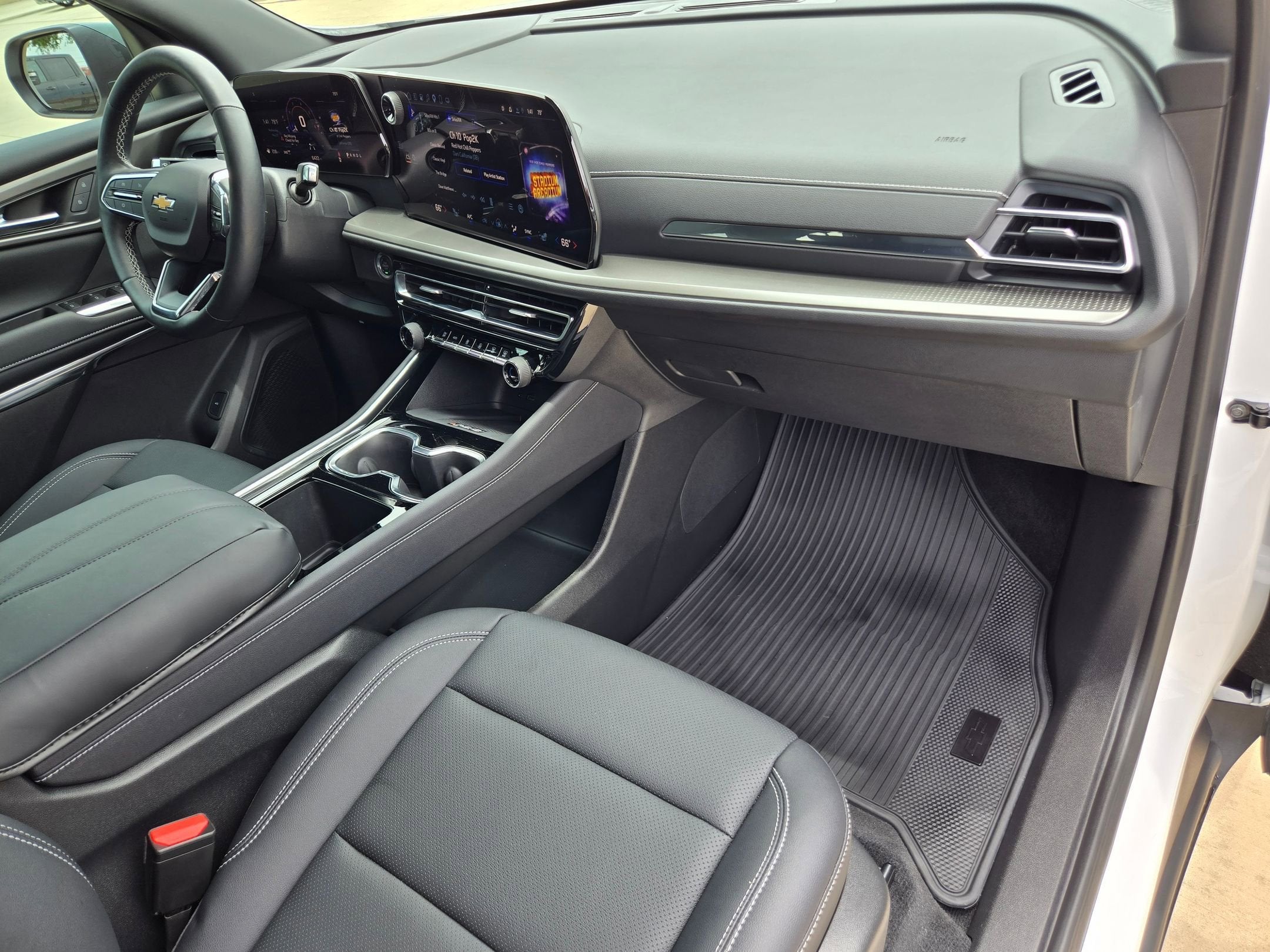 2025 Chevrolet Traverse AWD LT