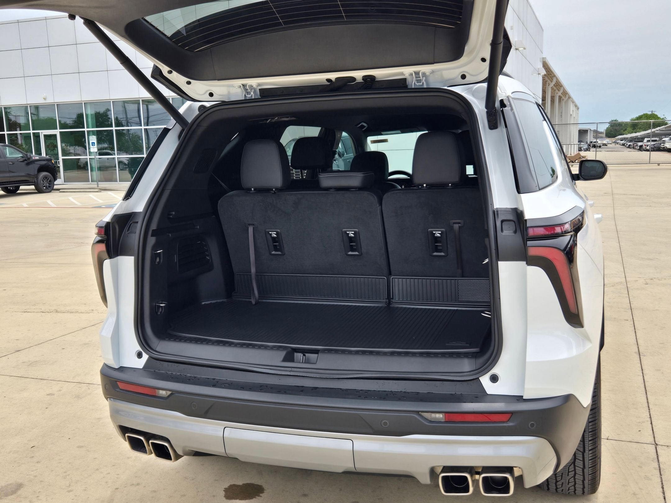 2025 Chevrolet Traverse AWD LT