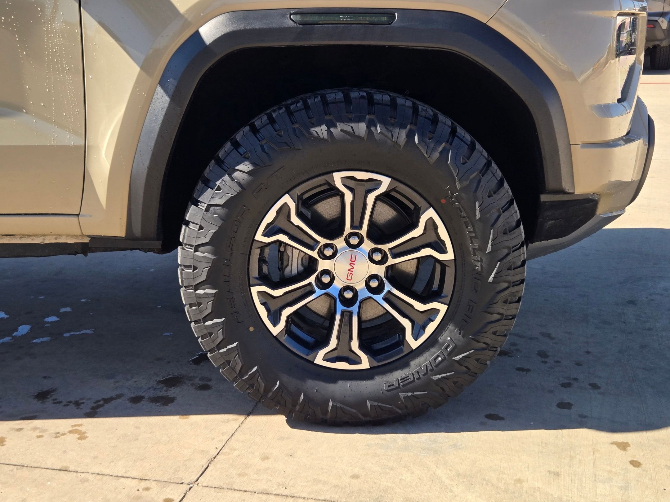 2024 GMC Canyon 4WD AT4